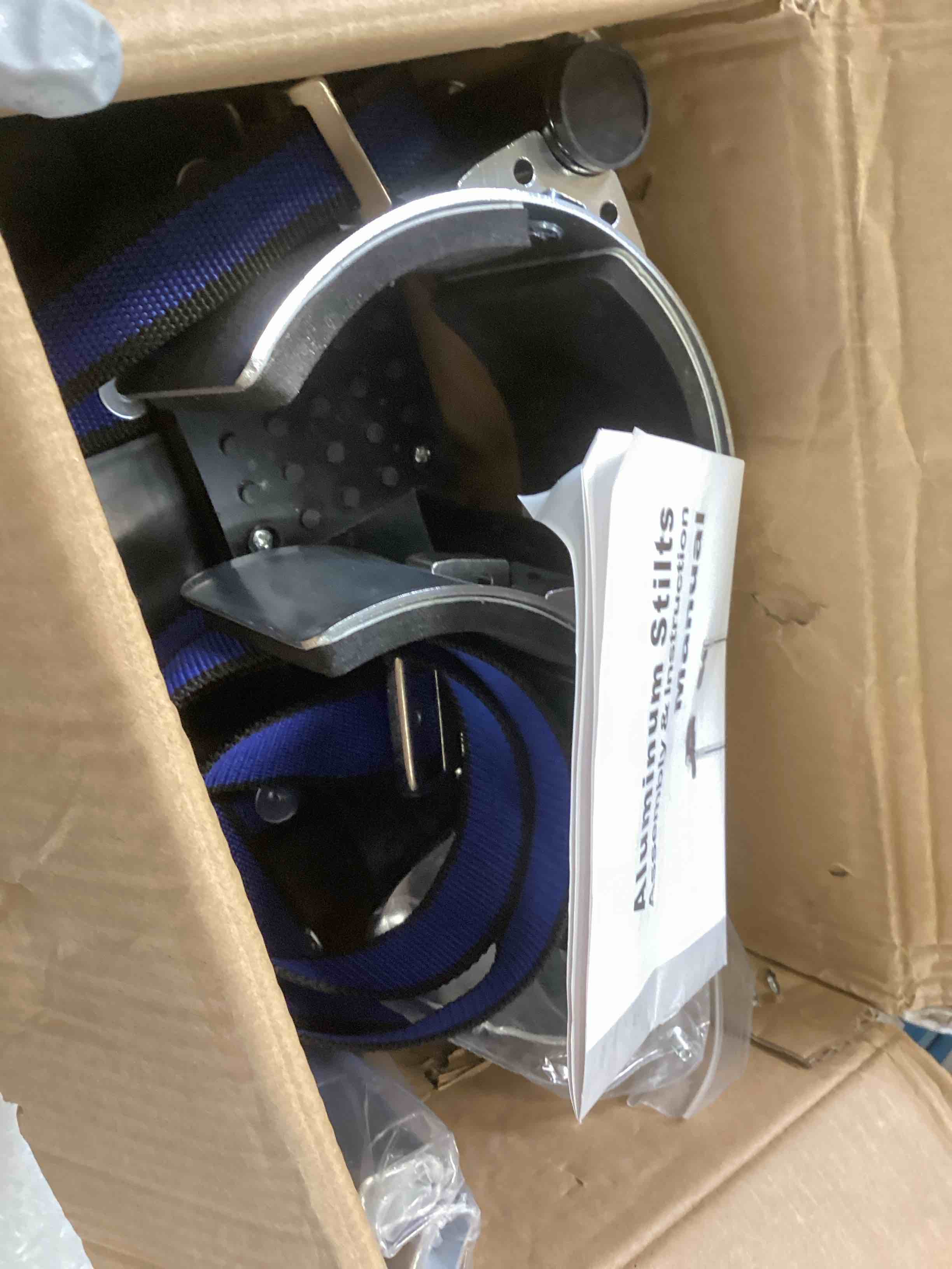 https://s3.amazonaws.com/lotting-images-prod/bidfta/RED6034505_1716045947257.jpeg