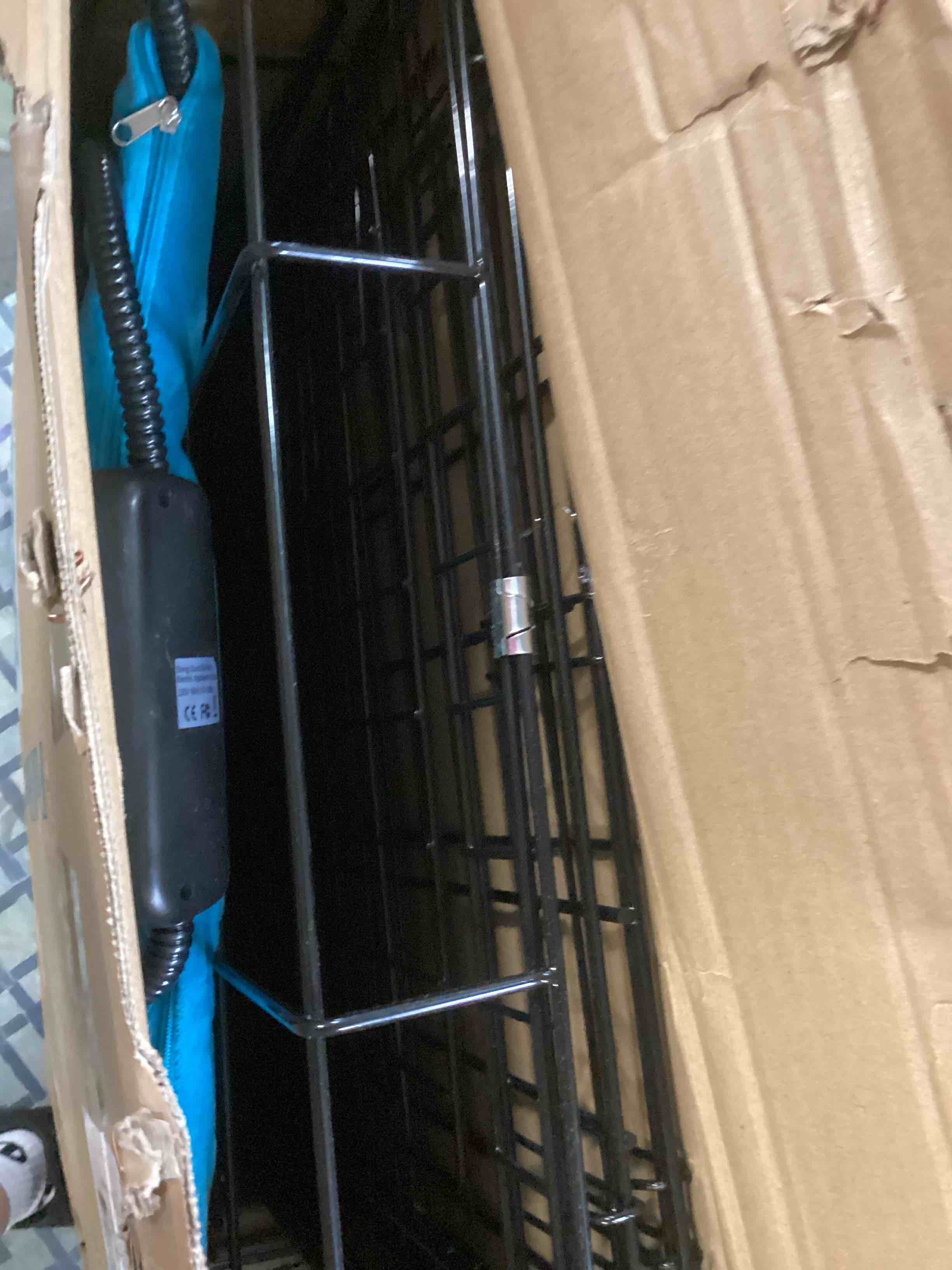 https://s3.amazonaws.com/lotting-images-prod/bidfta/RED6034750_1716226188510.jpeg