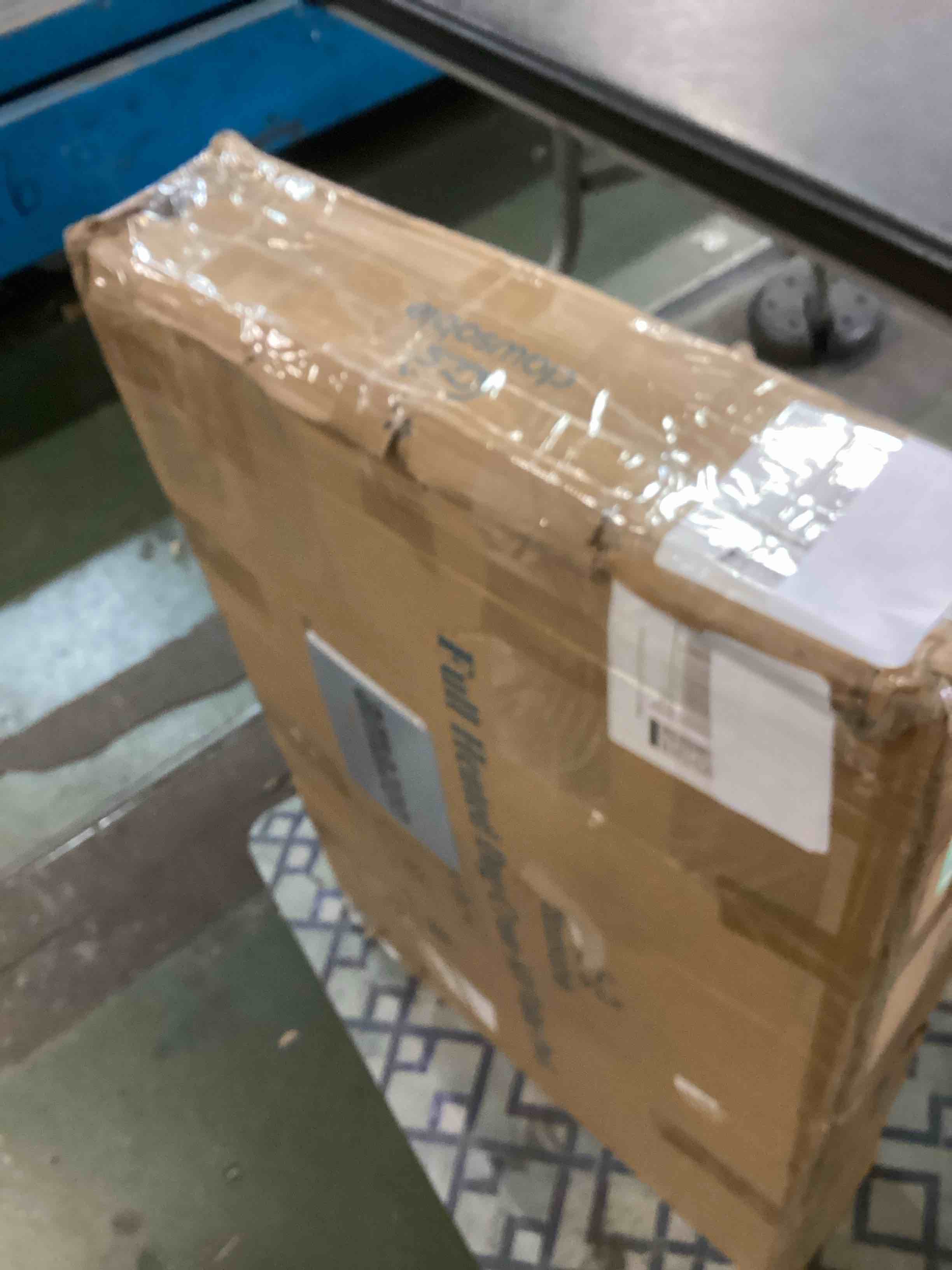 https://s3.amazonaws.com/lotting-images-prod/bidfta/RED6034750_1716226219681.jpeg