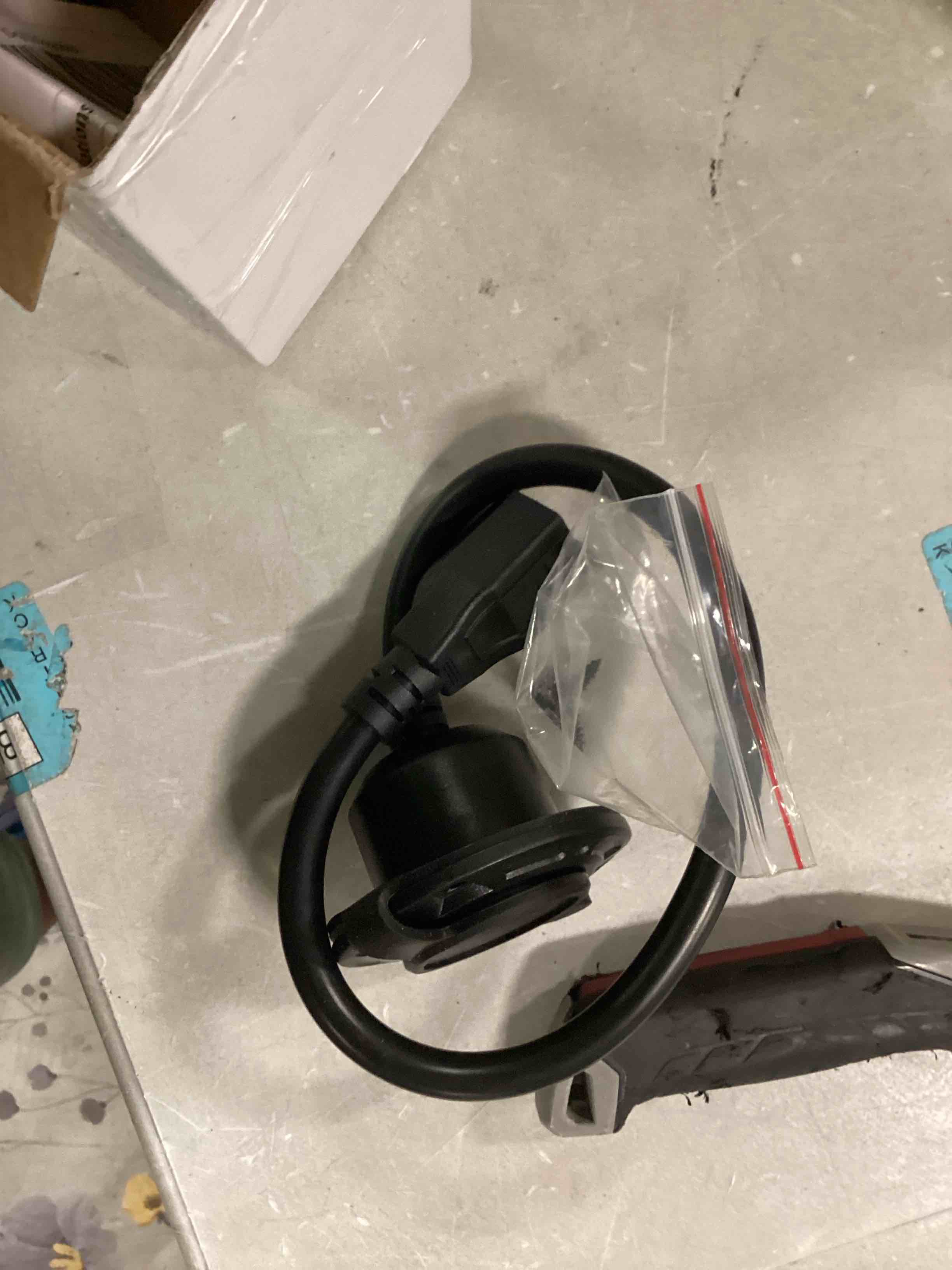 https://s3.amazonaws.com/lotting-images-prod/bidfta/RED6035149_1714678511508.jpeg