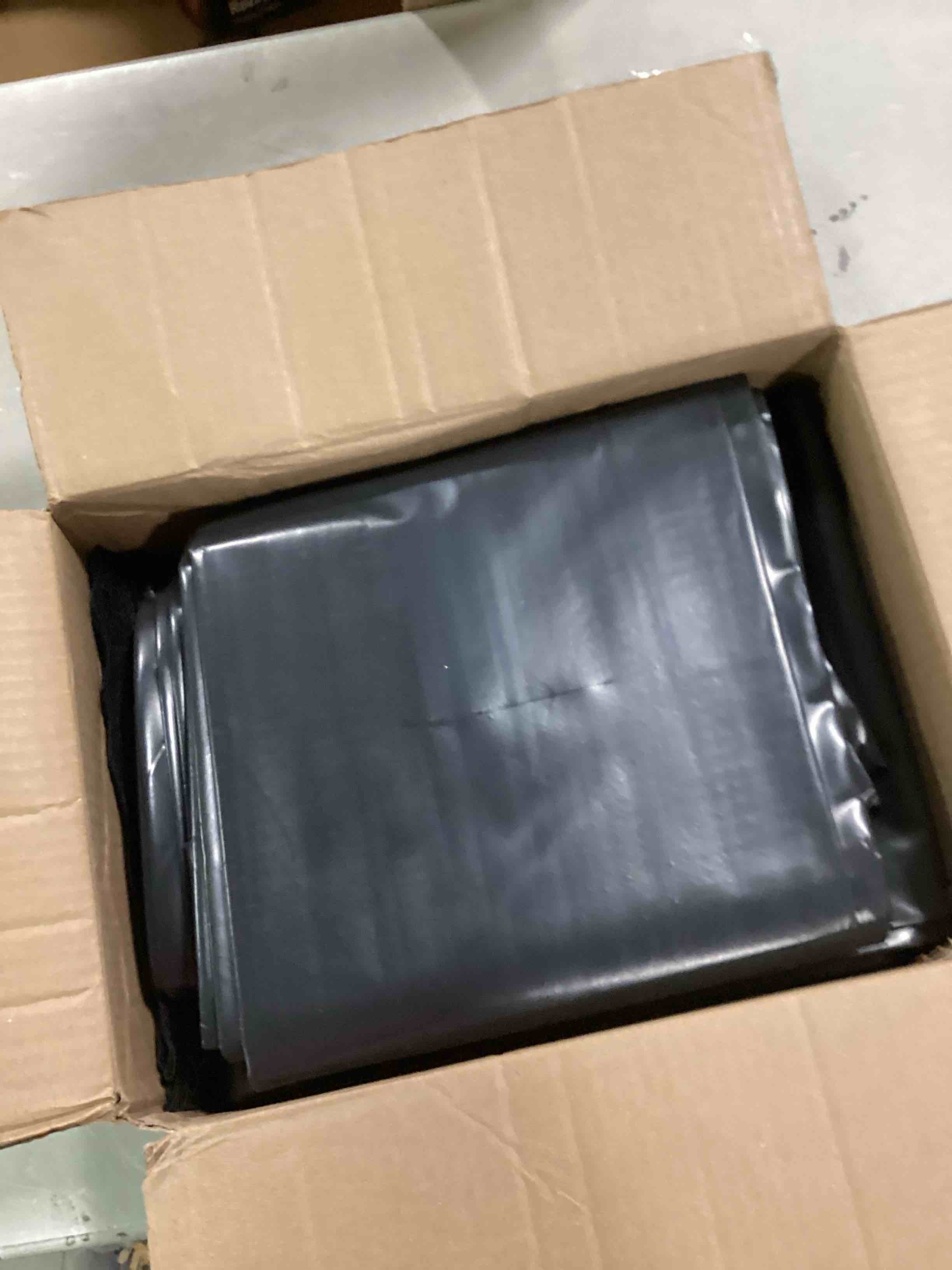 https://s3.amazonaws.com/lotting-images-prod/bidfta/RED6035169_1714679560639.jpeg
