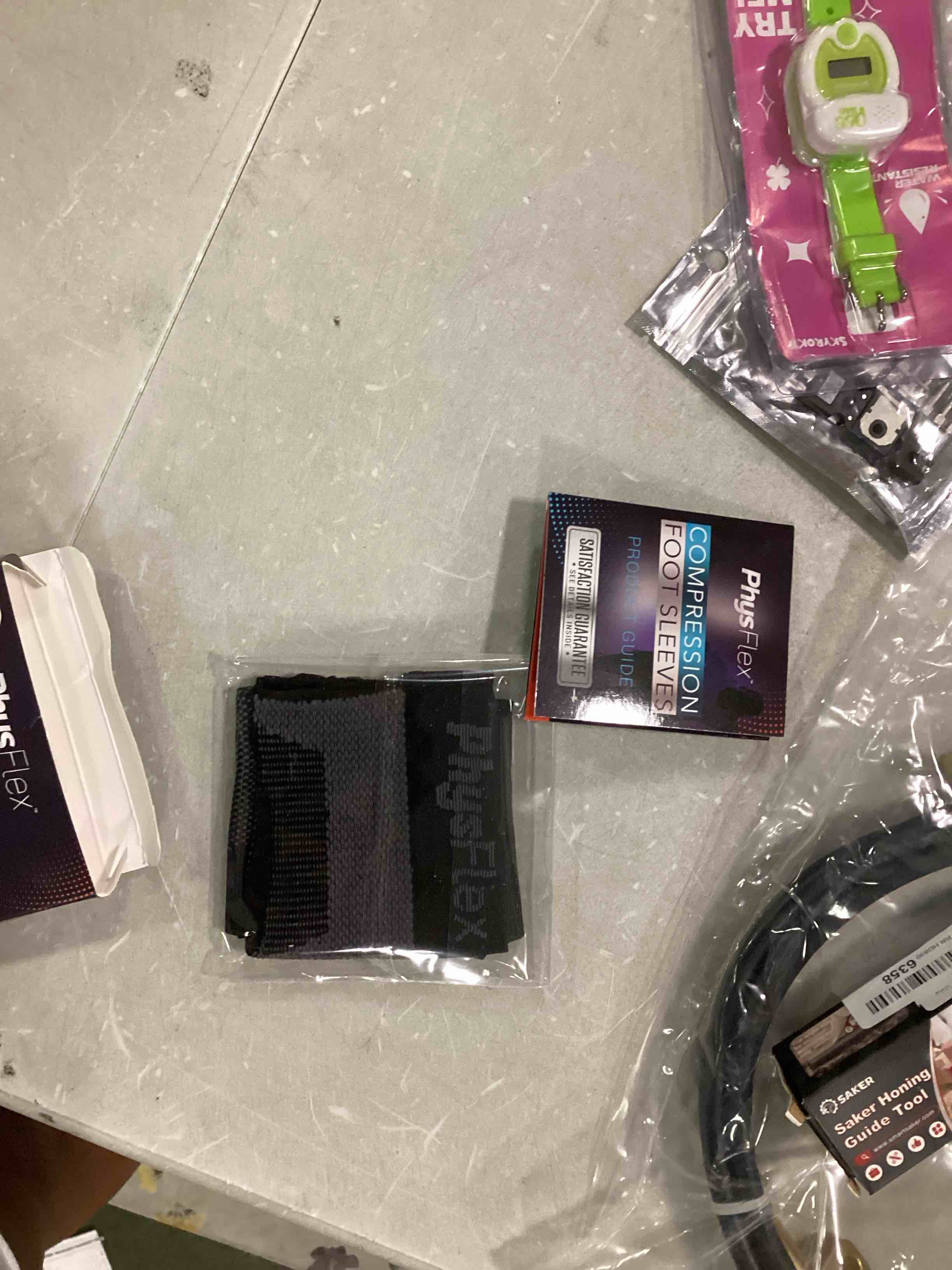 https://s3.amazonaws.com/lotting-images-prod/bidfta/RED6035238_1714742799298.jpeg