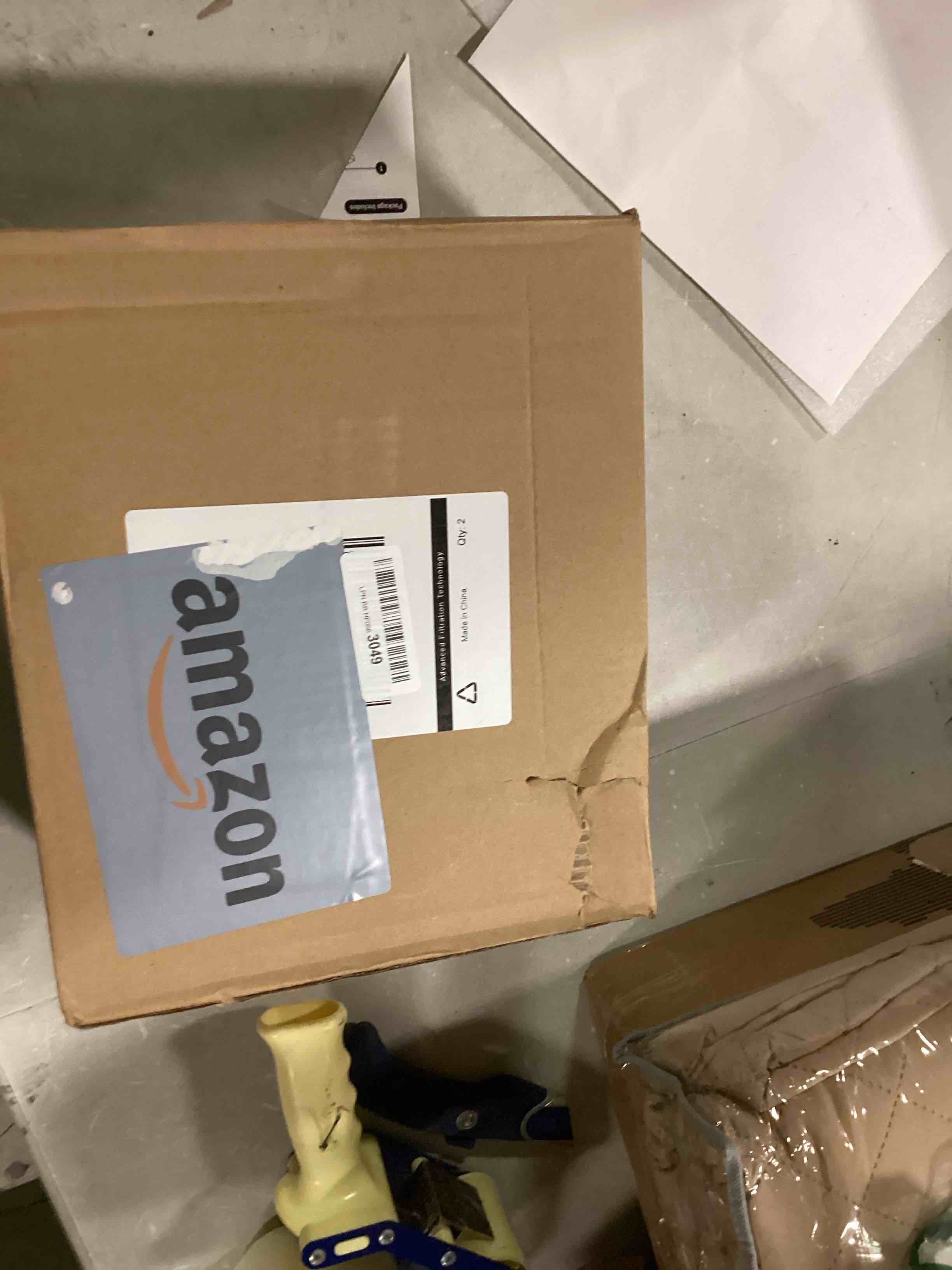 https://s3.amazonaws.com/lotting-images-prod/bidfta/RED6035384_1715000931849.jpeg