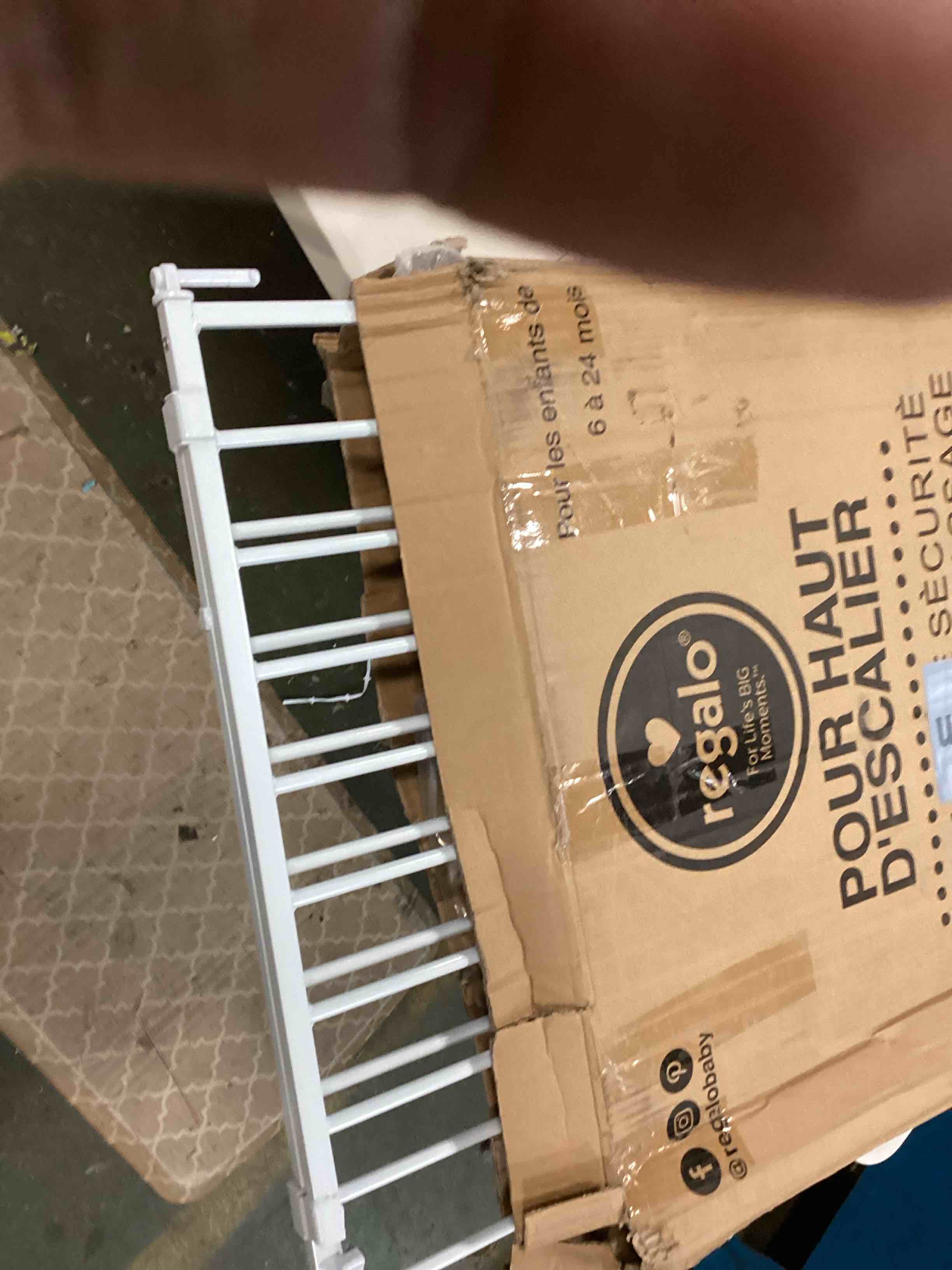 https://s3.amazonaws.com/lotting-images-prod/bidfta/RED6035409_1715007700378.jpeg
