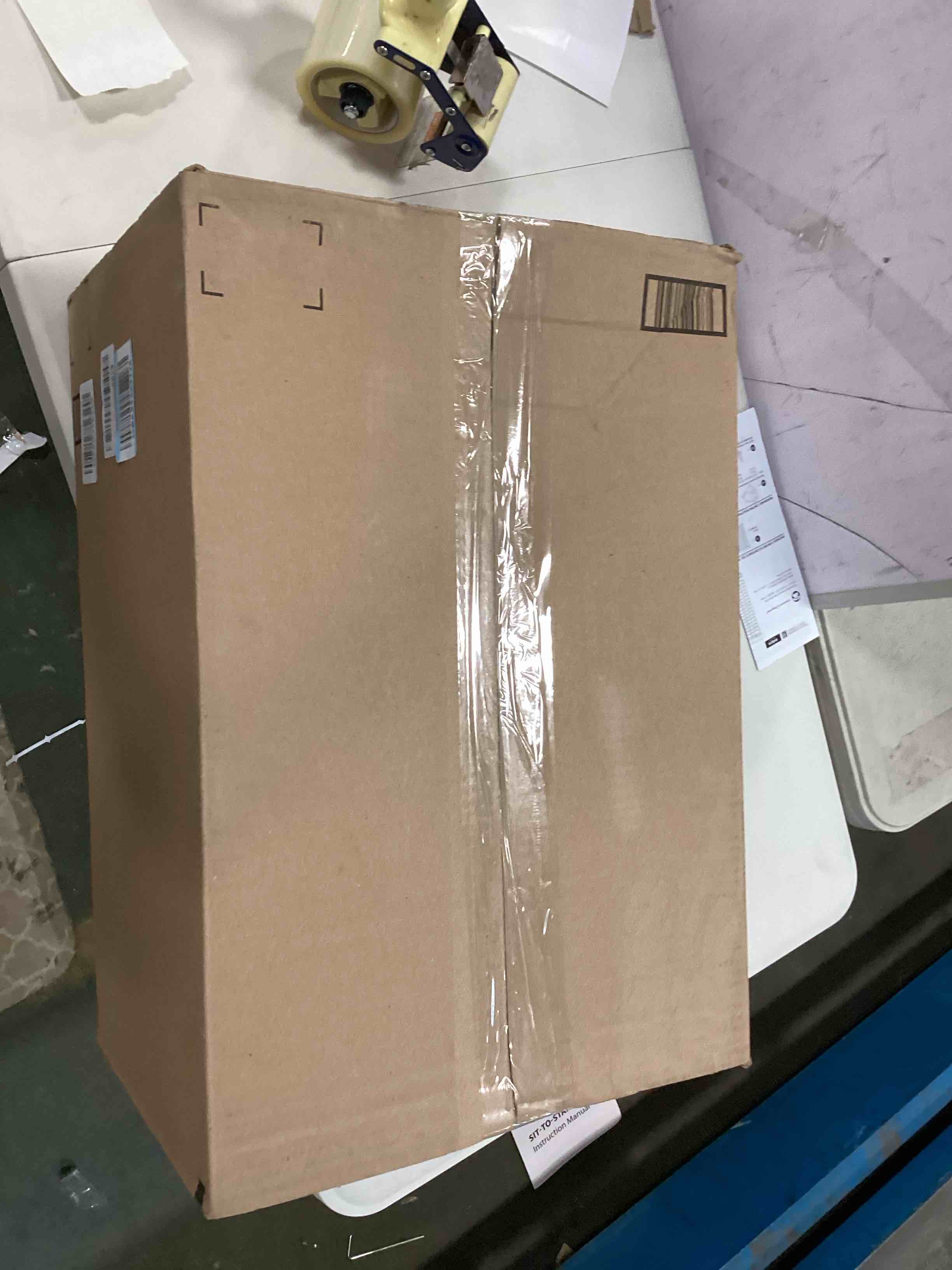 https://s3.amazonaws.com/lotting-images-prod/bidfta/RED6035430_1715012825818.jpeg