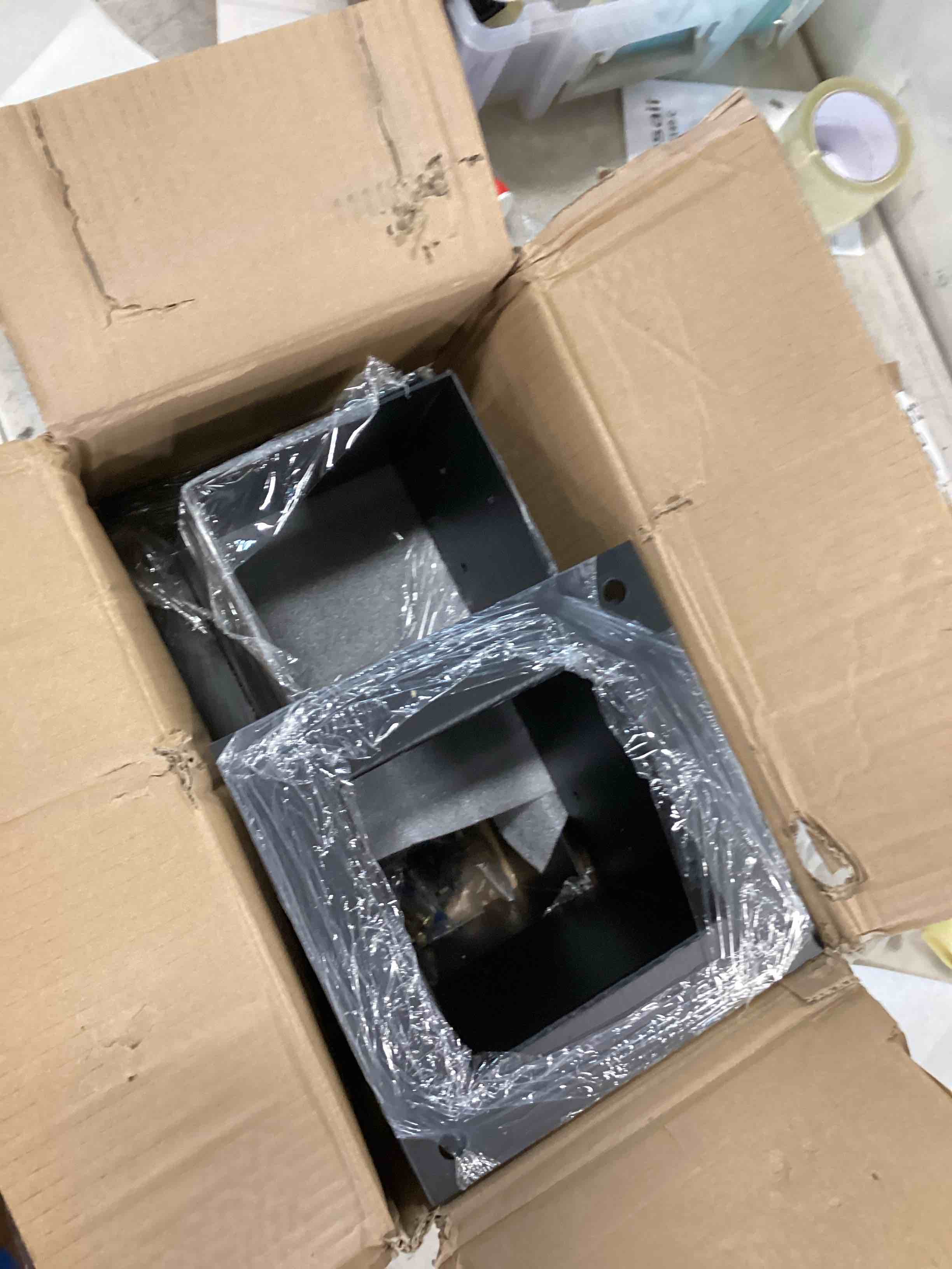 https://s3.amazonaws.com/lotting-images-prod/bidfta/RED6035577_1715189033614.jpeg