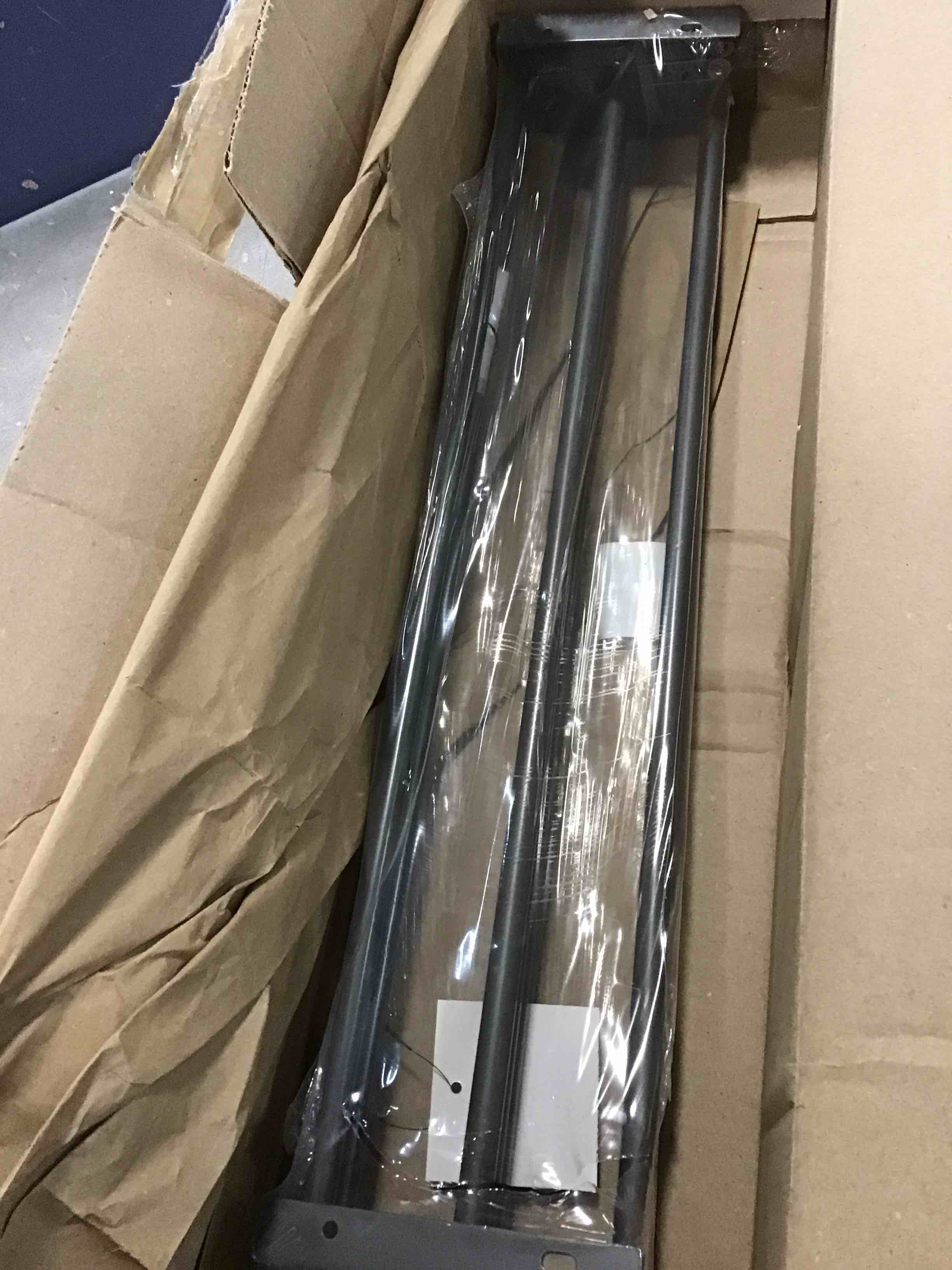 https://s3.amazonaws.com/lotting-images-prod/bidfta/RED6035725_1715371389124.jpeg