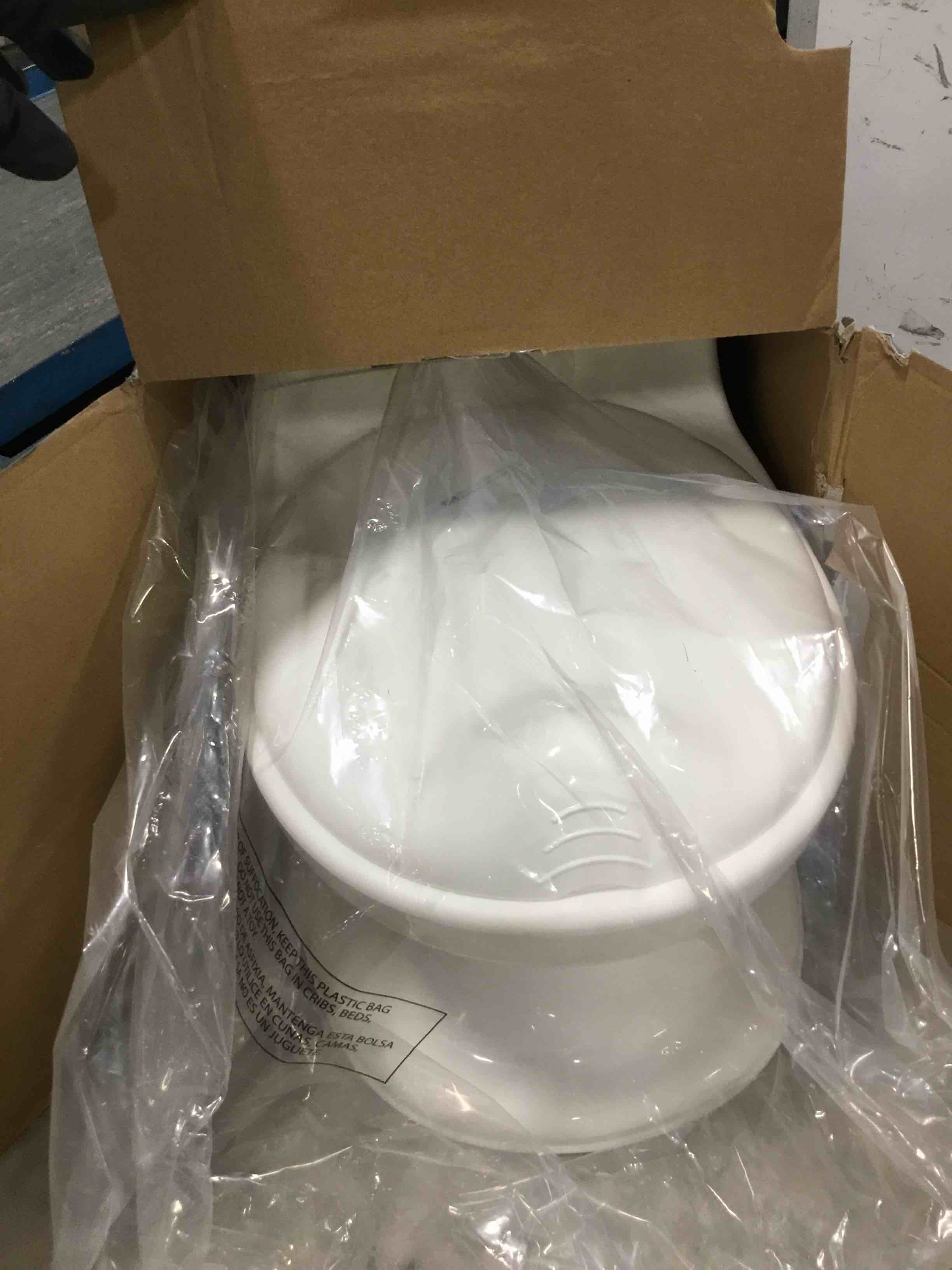 https://s3.amazonaws.com/lotting-images-prod/bidfta/RED6035797_1715429881749.jpeg