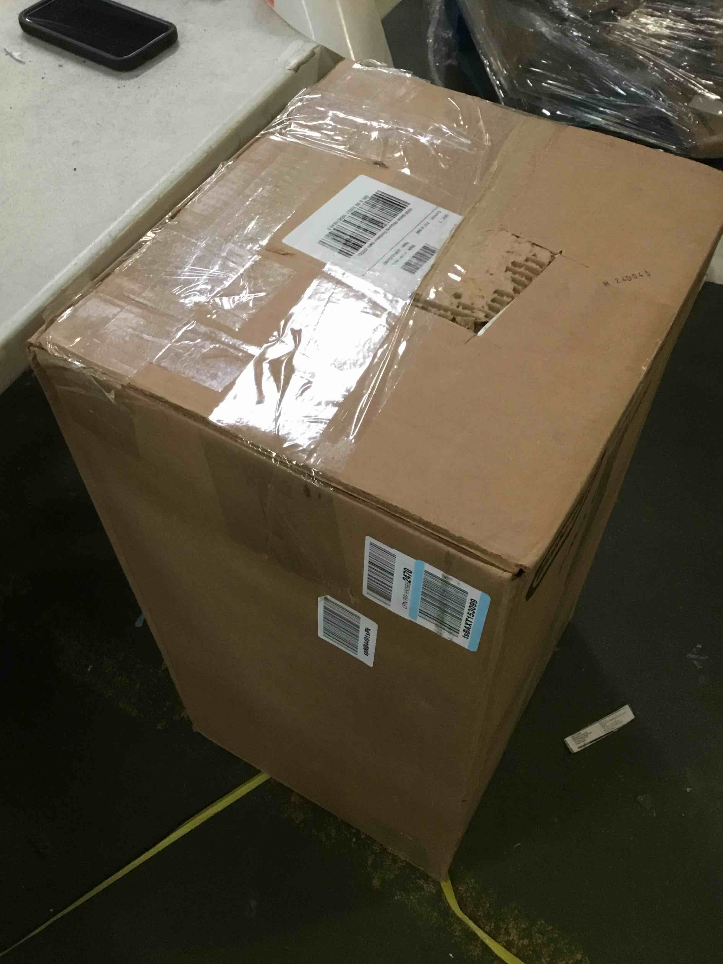 https://s3.amazonaws.com/lotting-images-prod/bidfta/RED6036693_1715259351838.jpeg