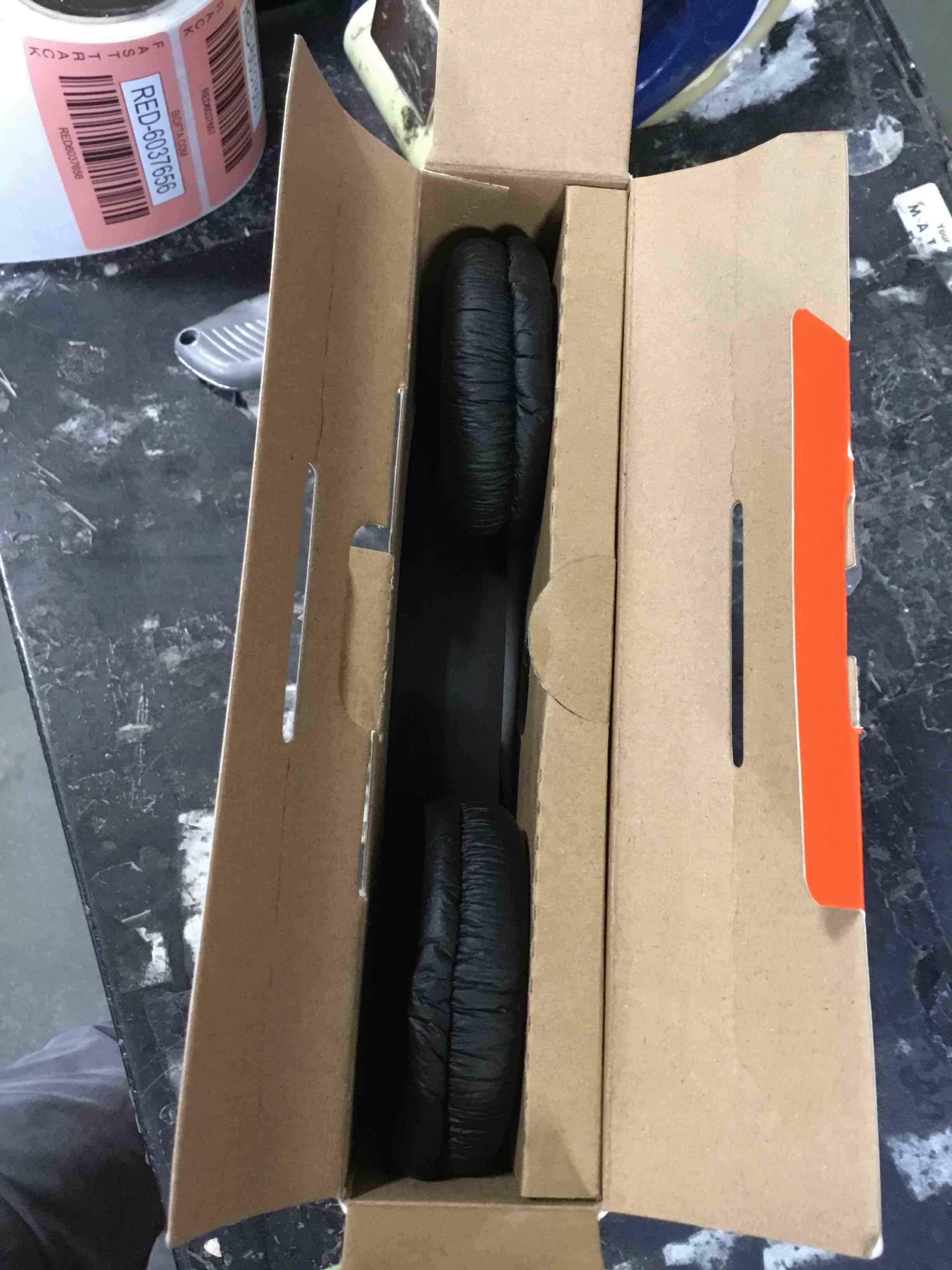 https://s3.amazonaws.com/lotting-images-prod/bidfta/RED6037656_1715967696246.jpeg
