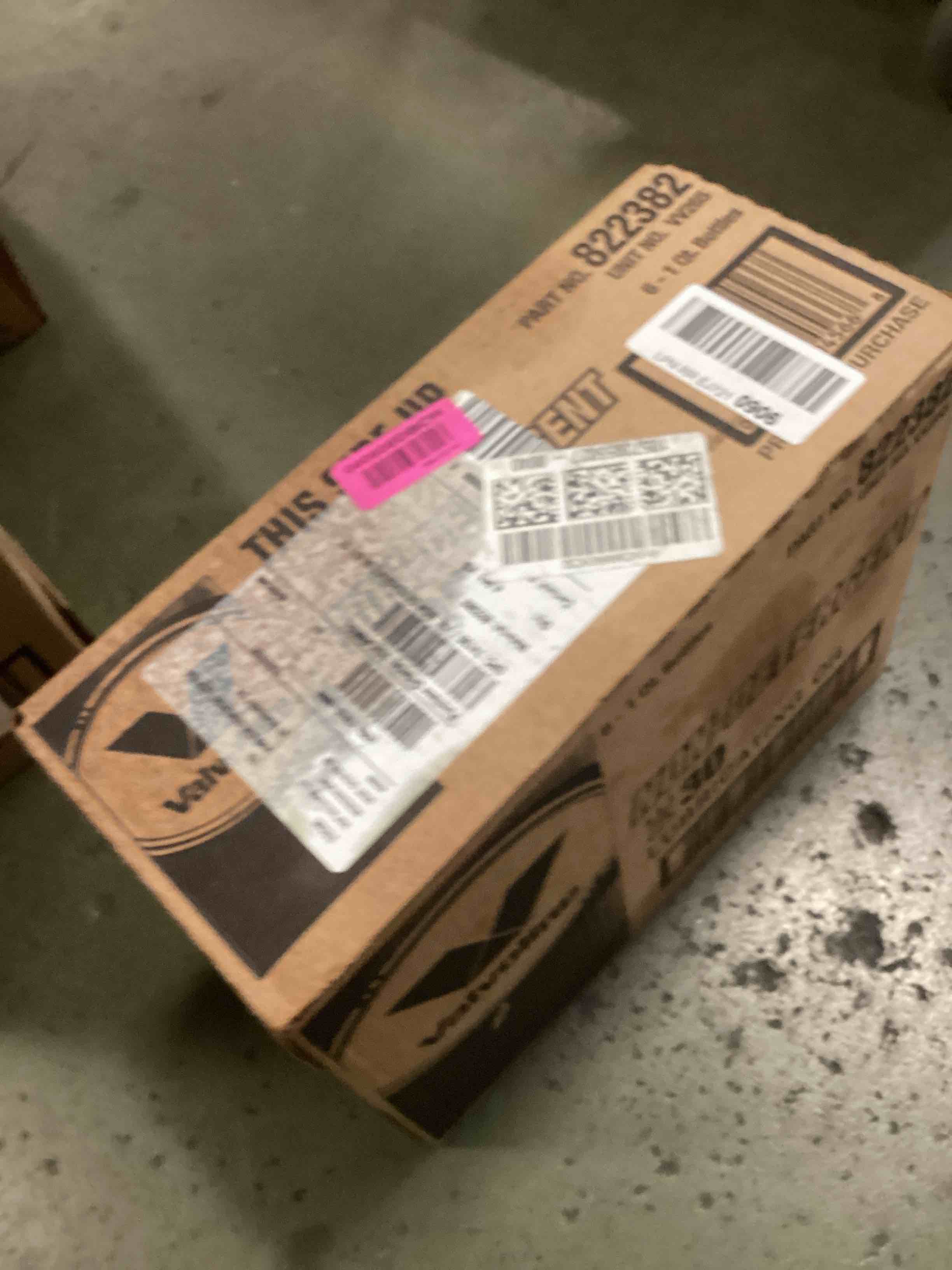 https://s3.amazonaws.com/lotting-images-prod/bidfta/RED6037715_1716902539036.jpeg
