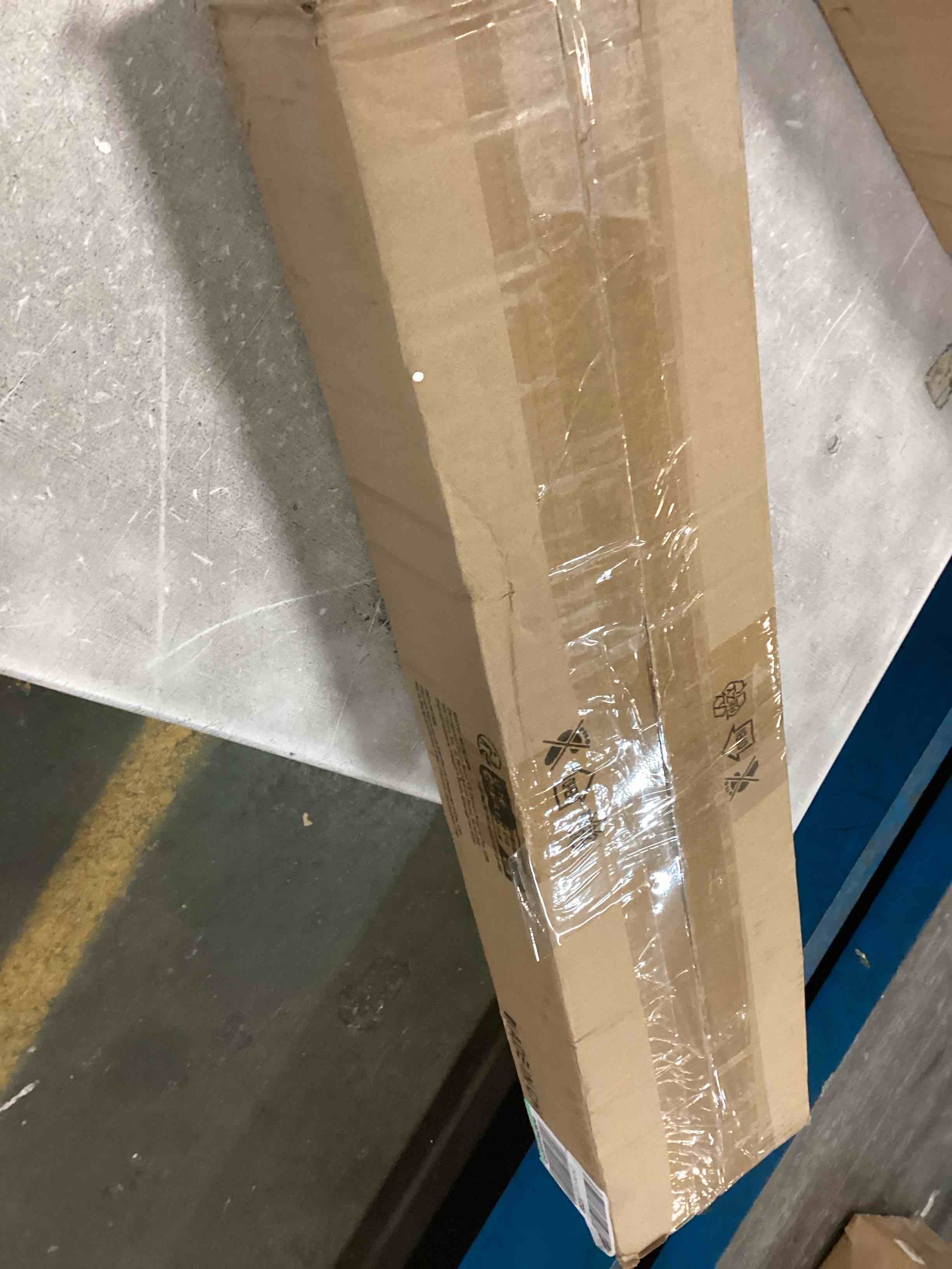 https://s3.amazonaws.com/lotting-images-prod/bidfta/RED6038008_1715008578555.jpeg