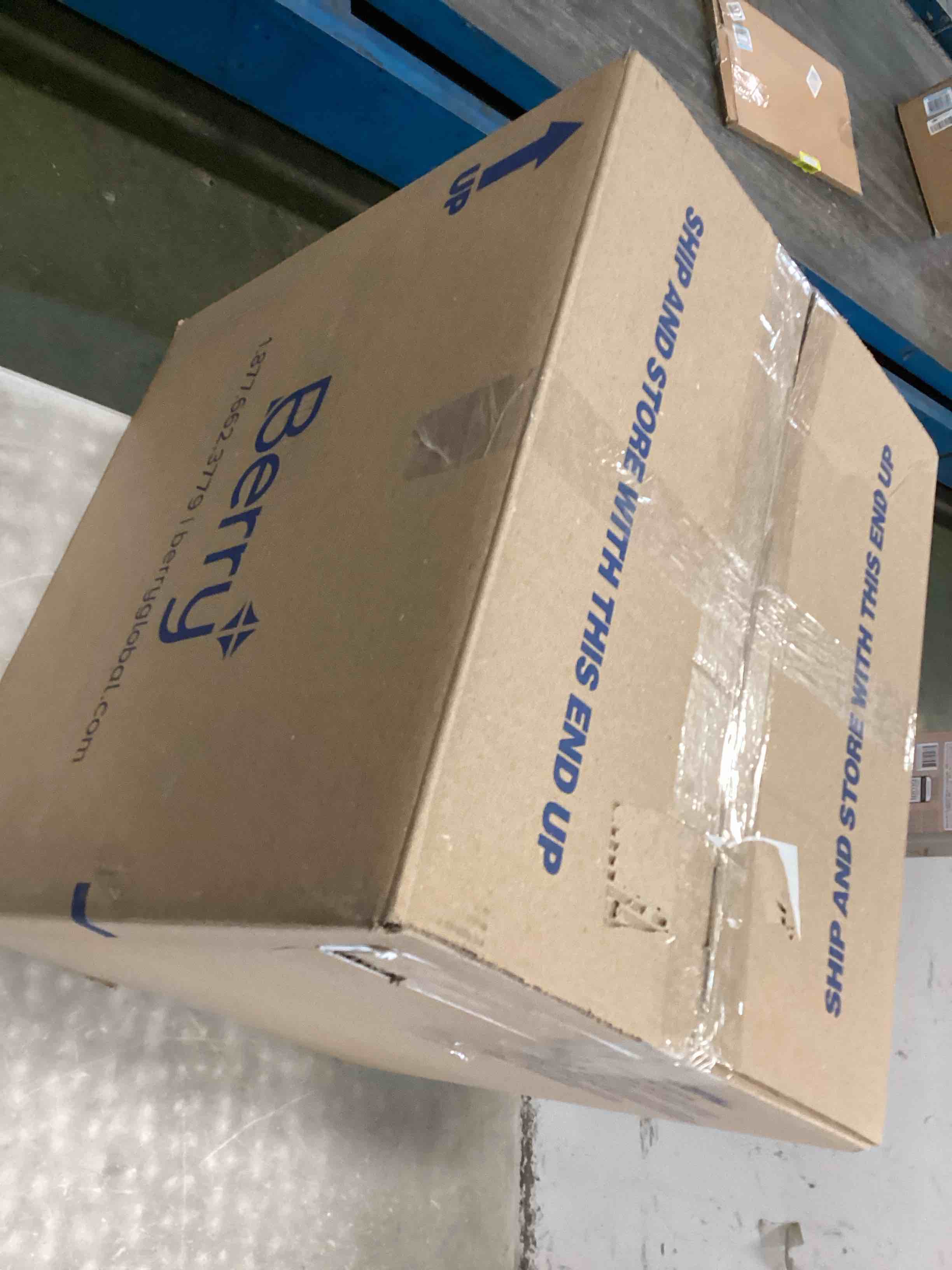 https://s3.amazonaws.com/lotting-images-prod/bidfta/RED6038406_1715105471658.jpeg