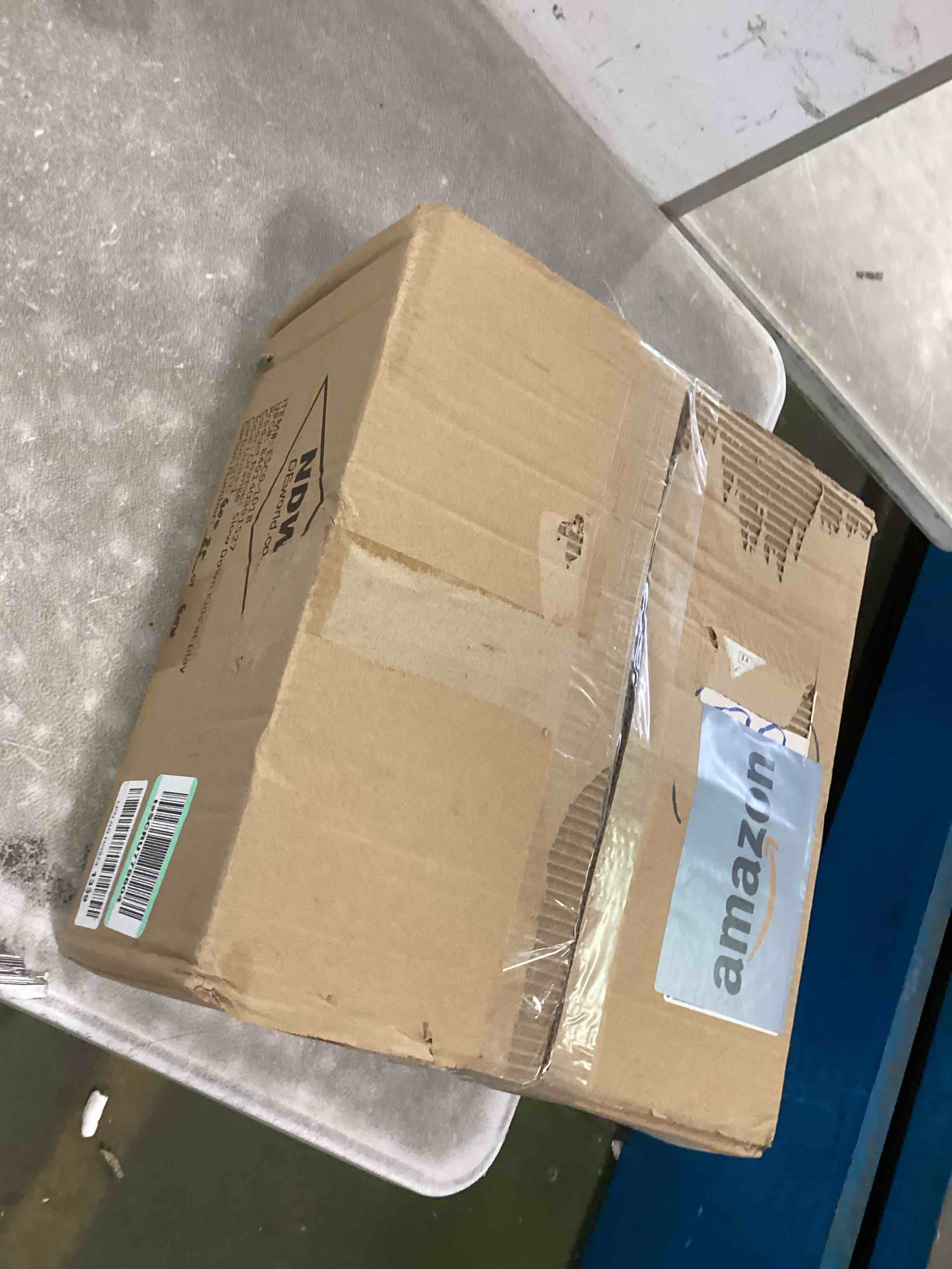 https://s3.amazonaws.com/lotting-images-prod/bidfta/RED6038623_1715176276436.jpeg