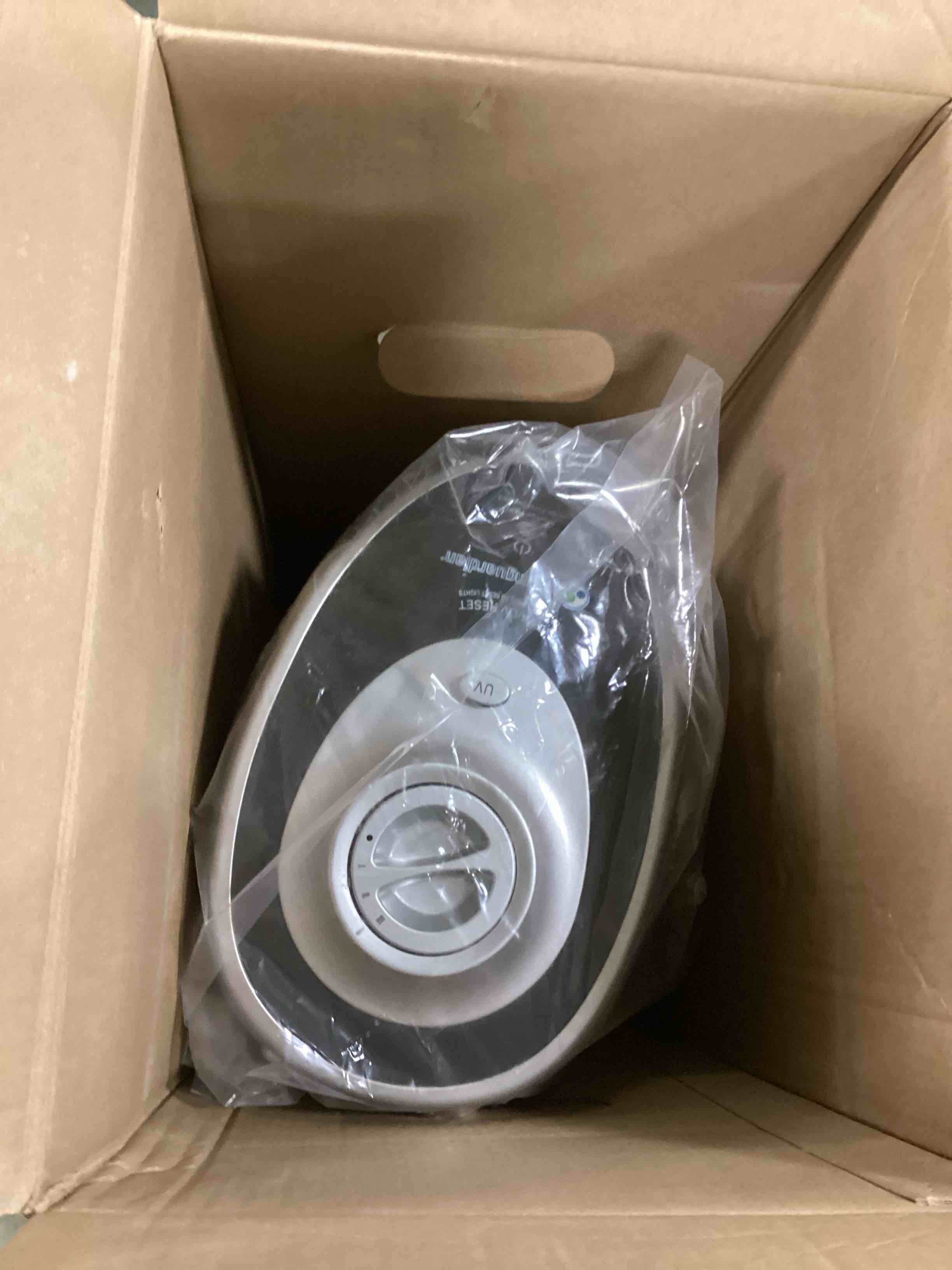 https://s3.amazonaws.com/lotting-images-prod/bidfta/RED6039079_1715269132275.jpeg