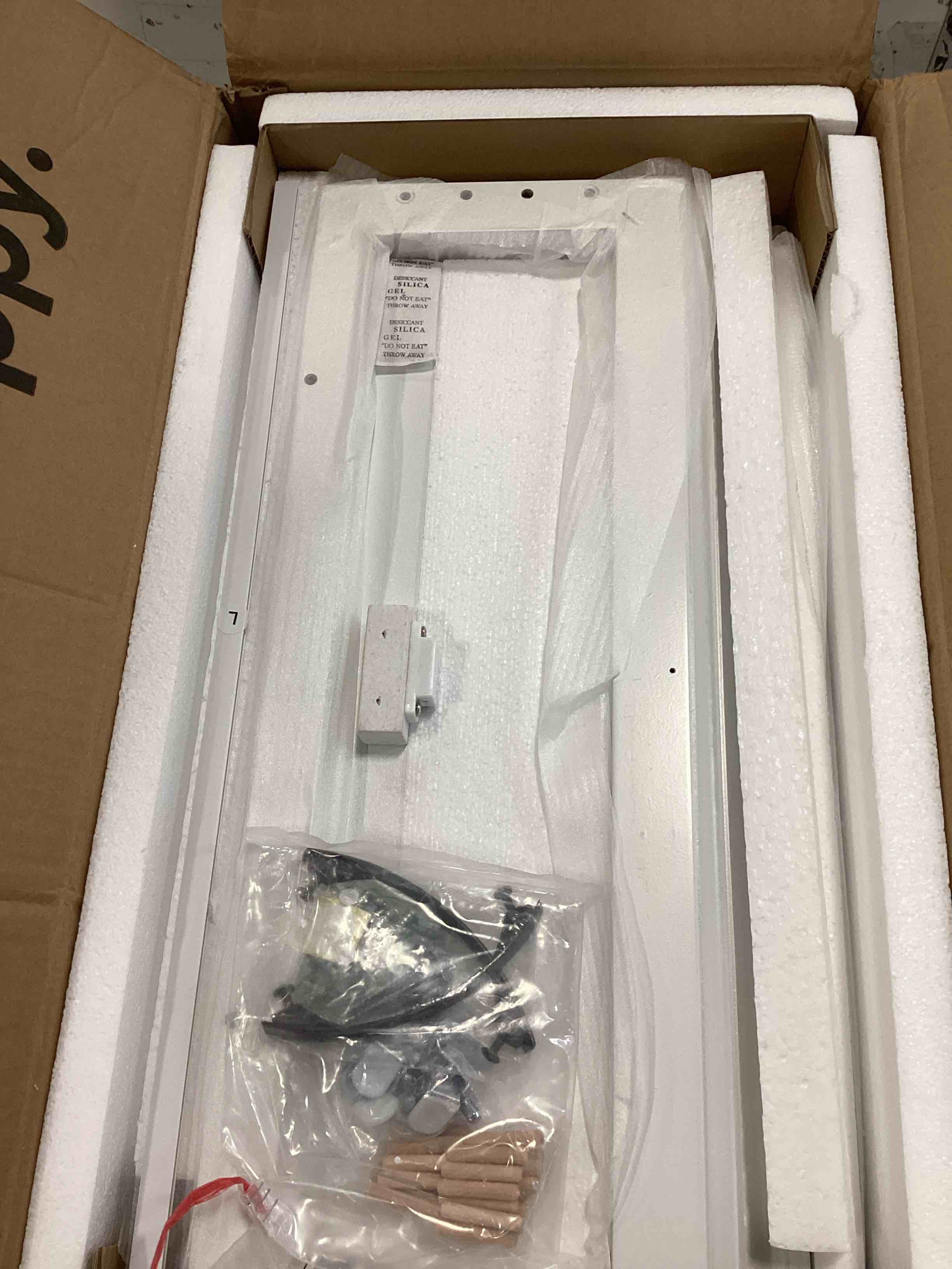 https://s3.amazonaws.com/lotting-images-prod/bidfta/RED6039384_1715371789240.jpeg