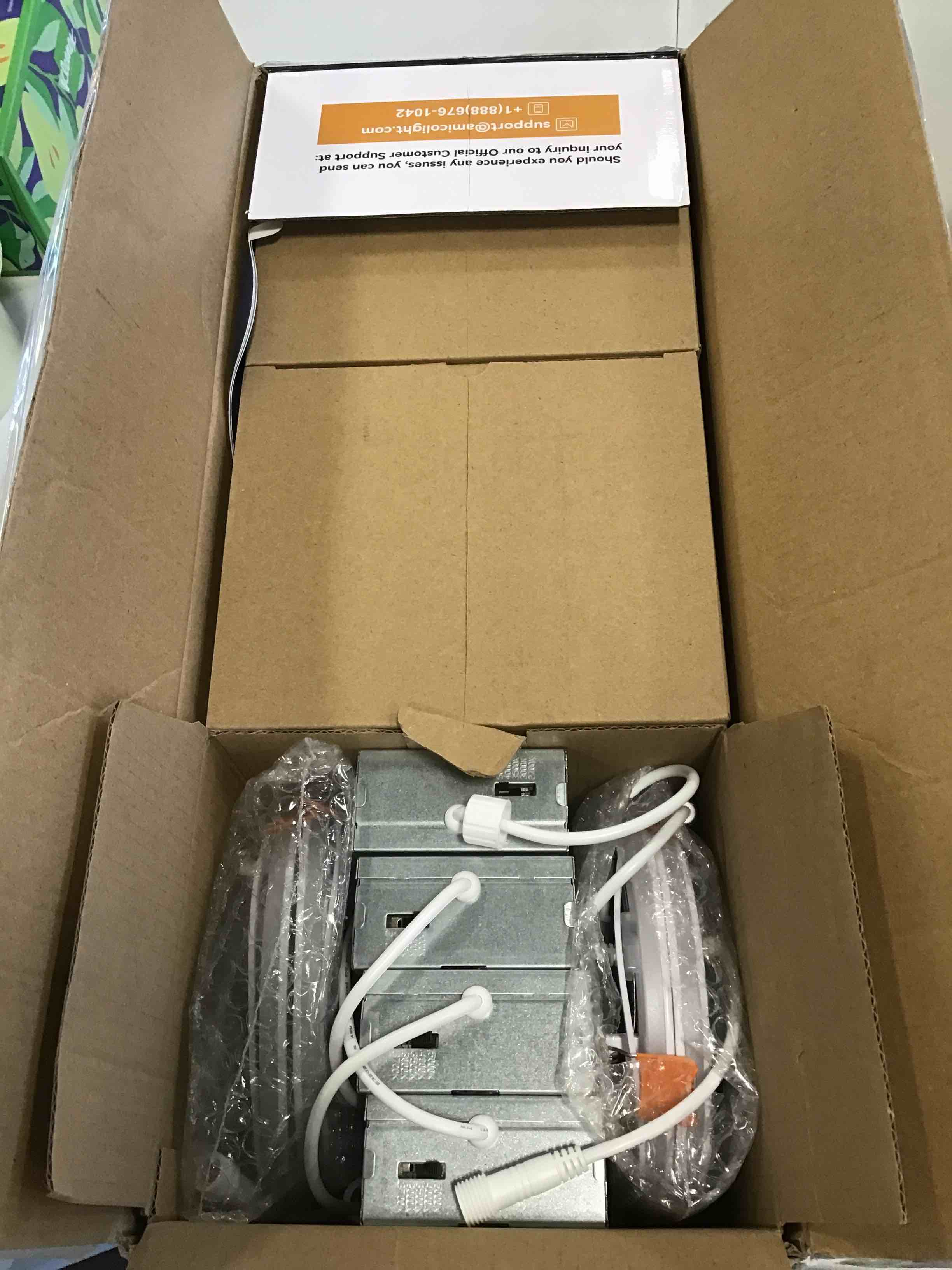 https://s3.amazonaws.com/lotting-images-prod/bidfta/RED6039767_1714661519656.jpeg