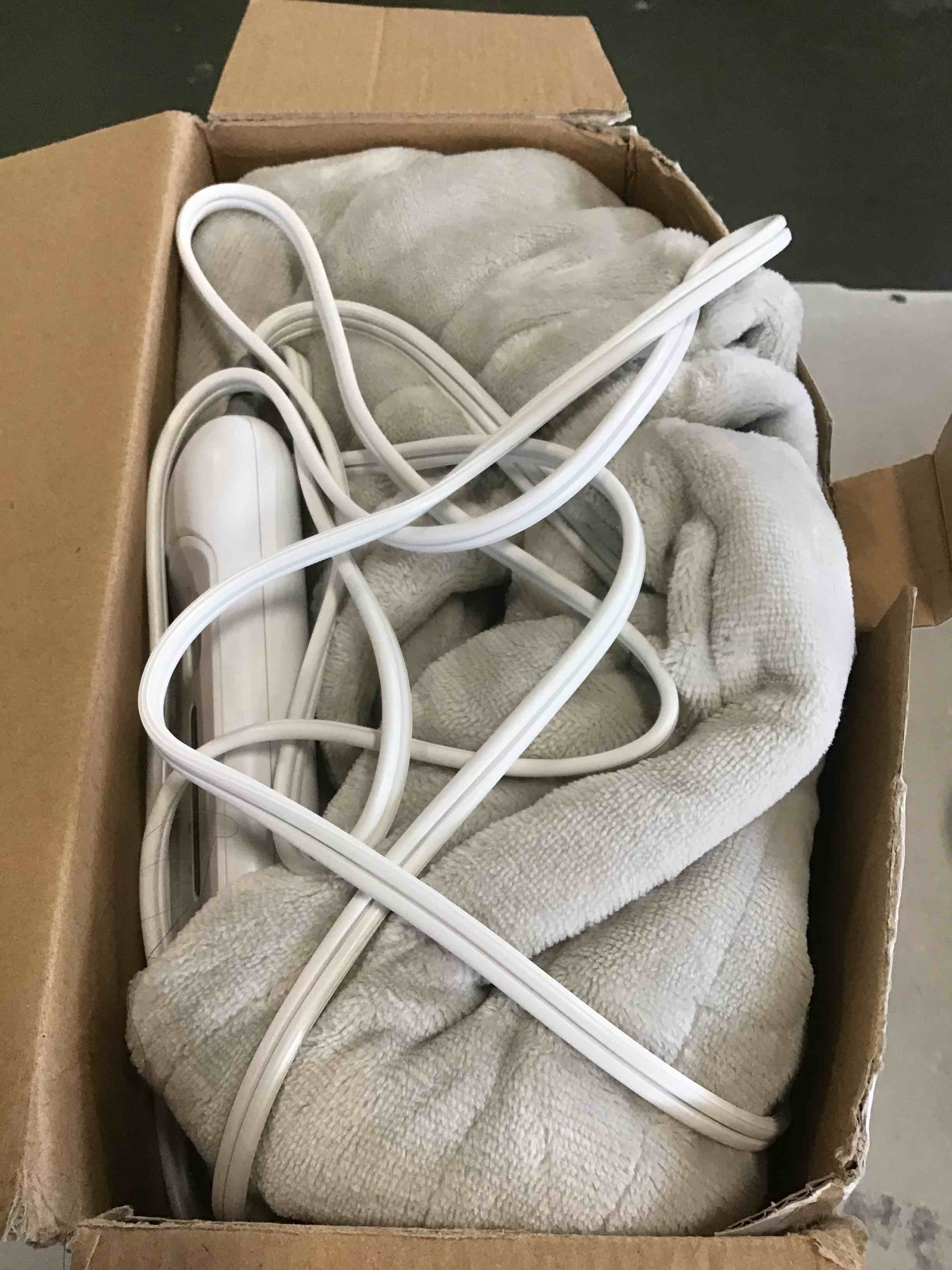 https://s3.amazonaws.com/lotting-images-prod/bidfta/RED6040215_1714750185751.jpeg