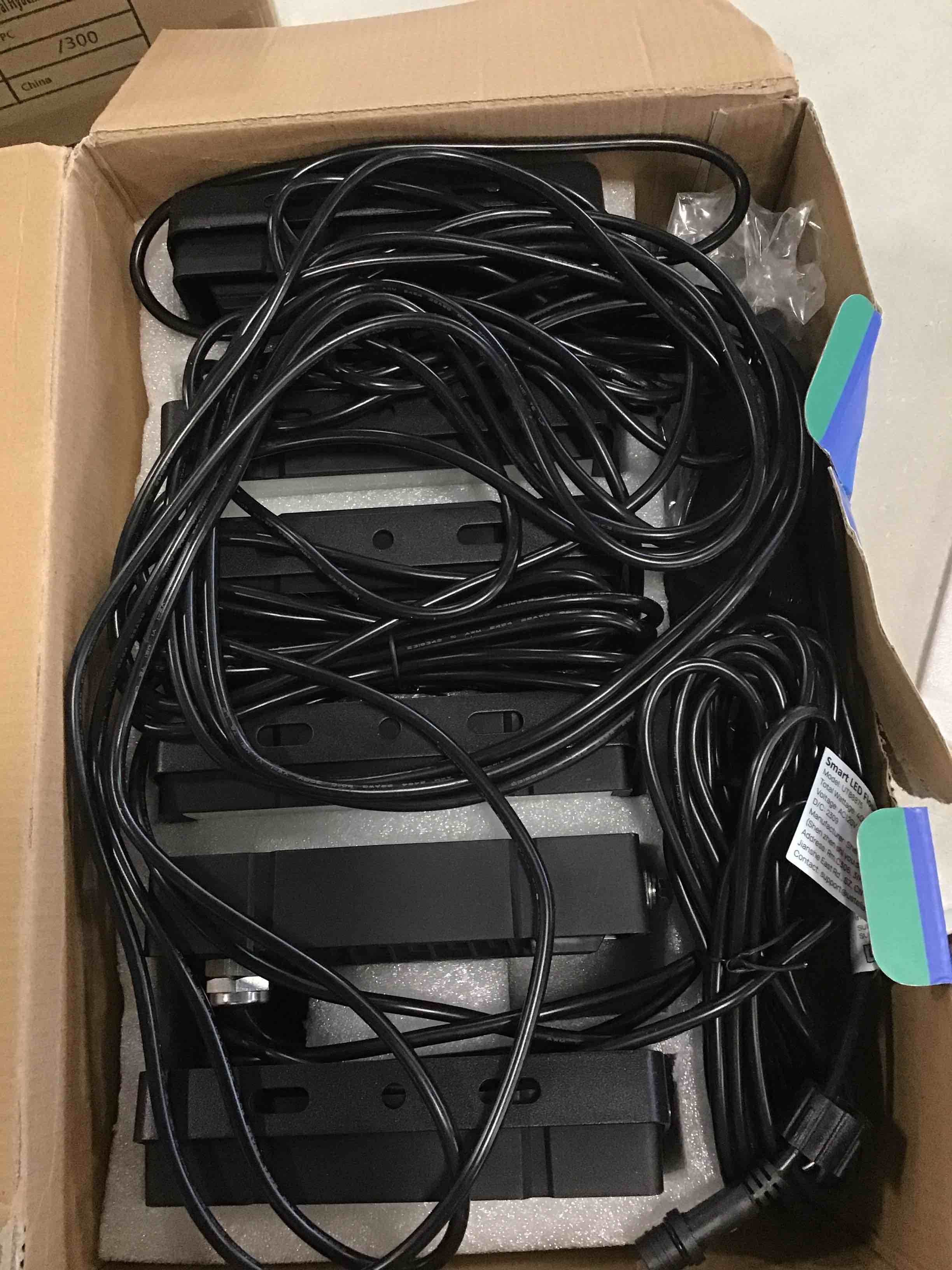 https://s3.amazonaws.com/lotting-images-prod/bidfta/RED6040253_1714755165789.jpeg