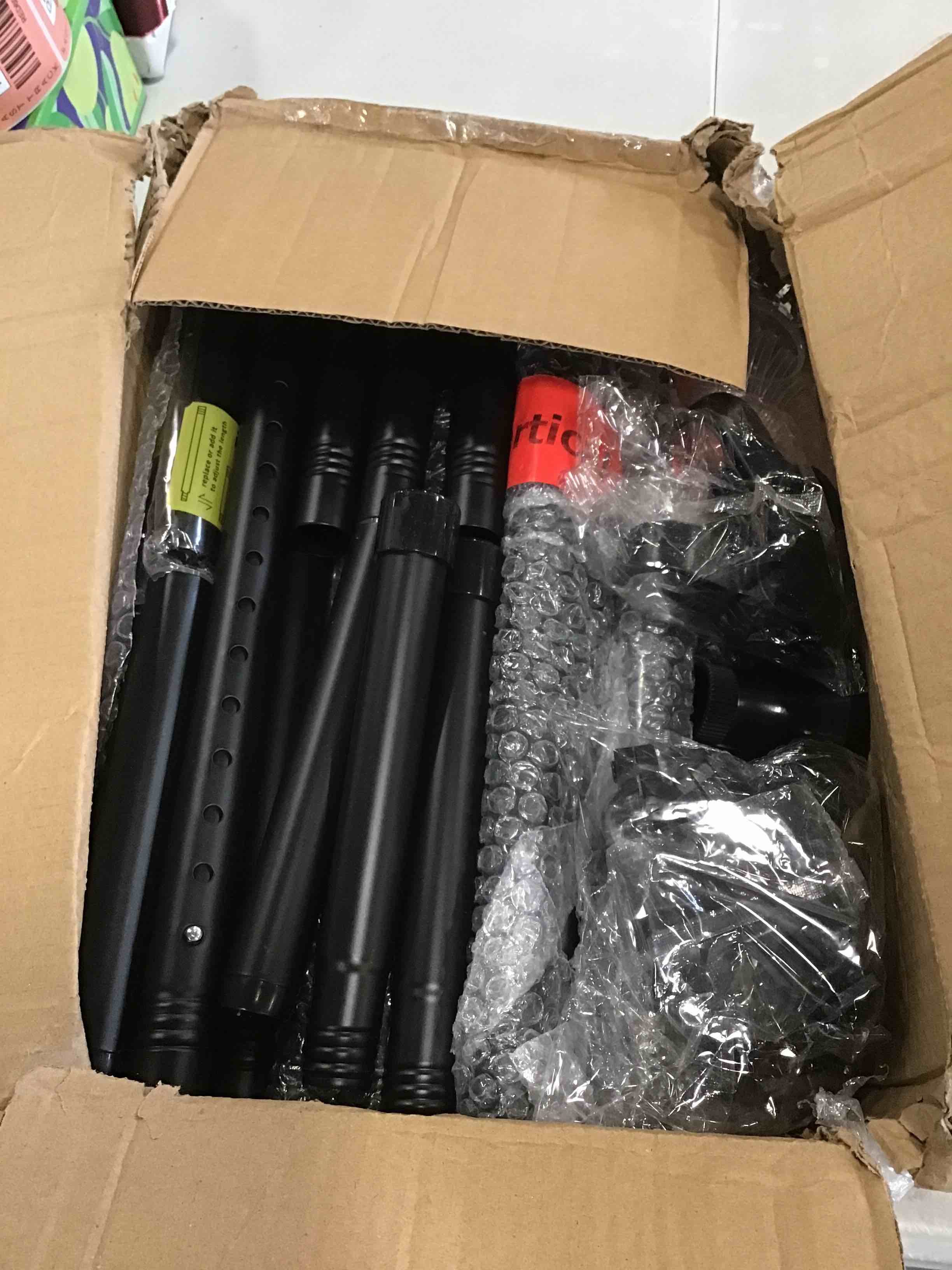 https://s3.amazonaws.com/lotting-images-prod/bidfta/RED6040263_1714755869993.jpeg