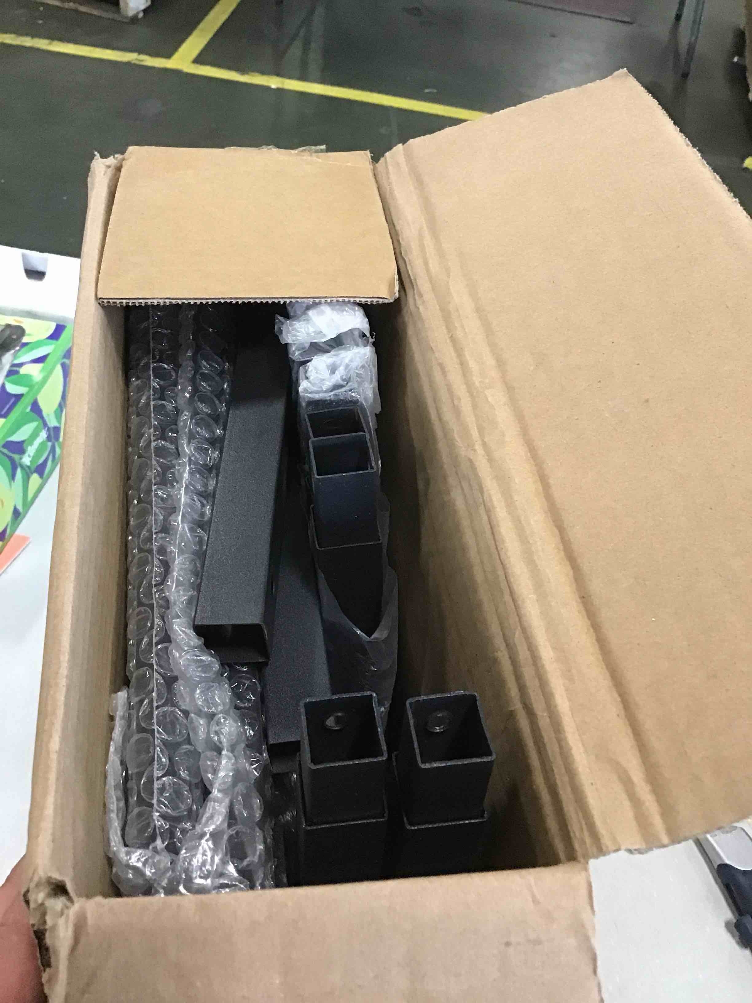 https://s3.amazonaws.com/lotting-images-prod/bidfta/RED6040358_1714763007026.jpeg