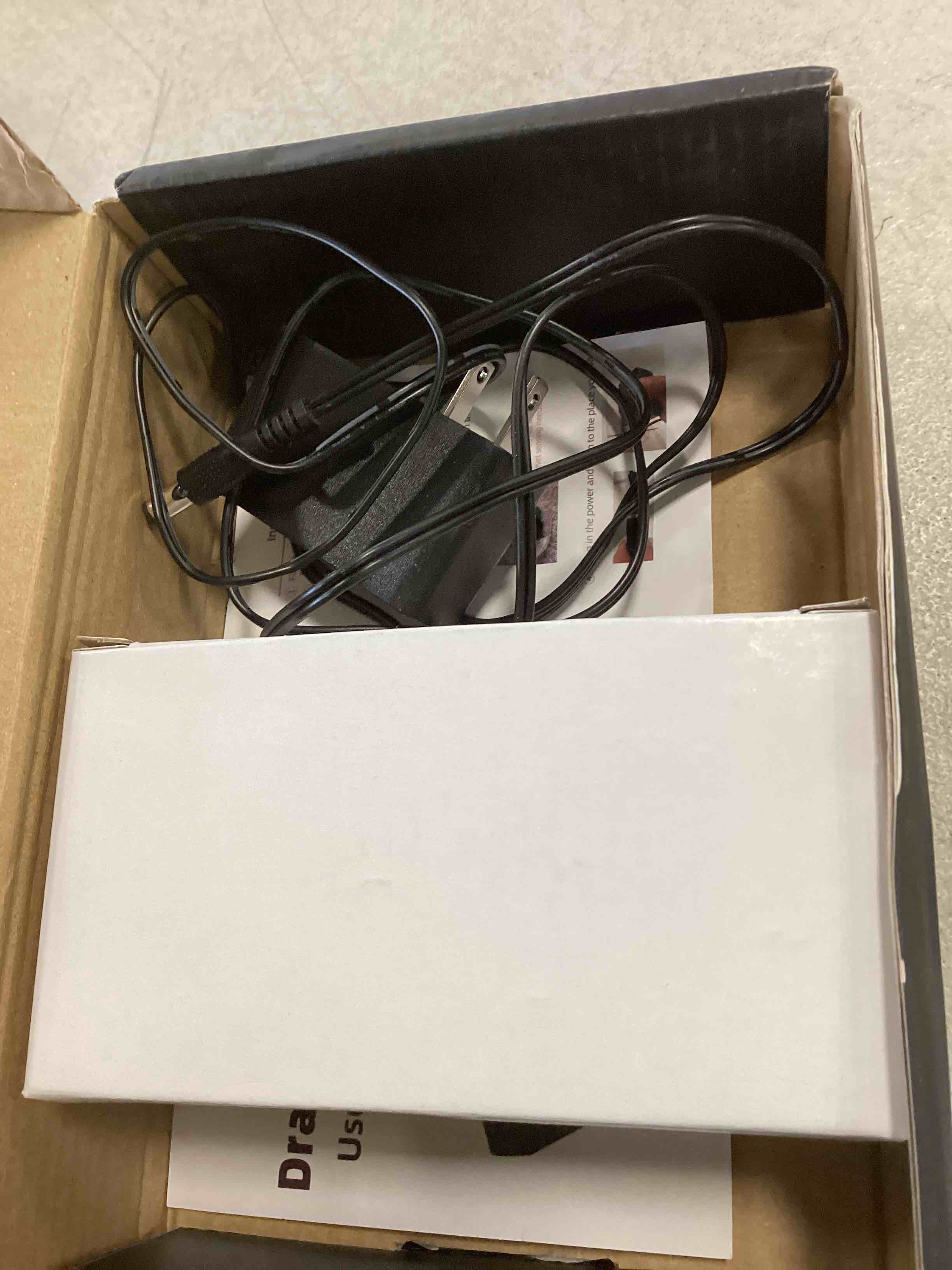 https://s3.amazonaws.com/lotting-images-prod/bidfta/RED6040965_1714410137435.jpeg