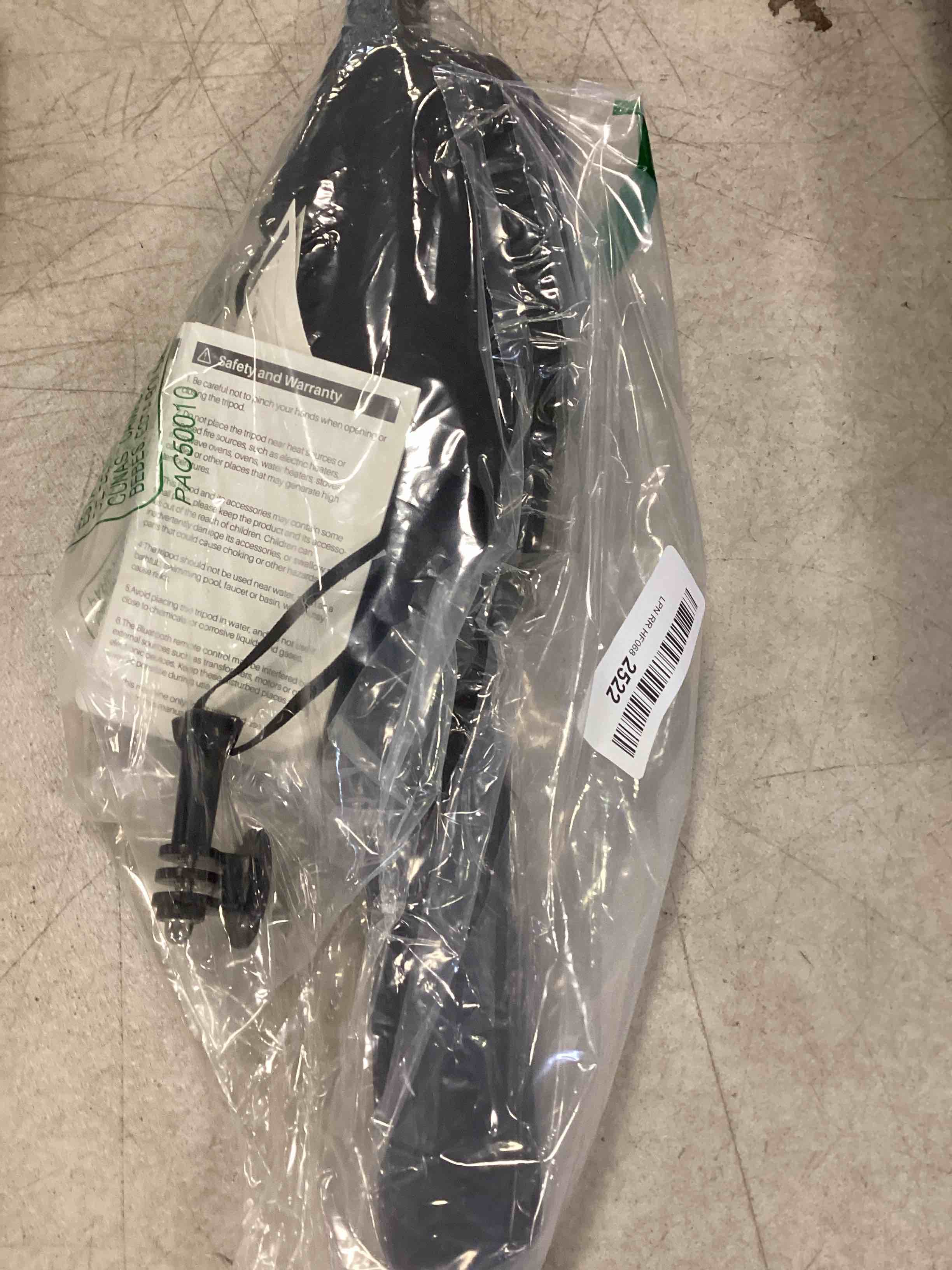 https://s3.amazonaws.com/lotting-images-prod/bidfta/RED6041345_1714496984773.jpeg