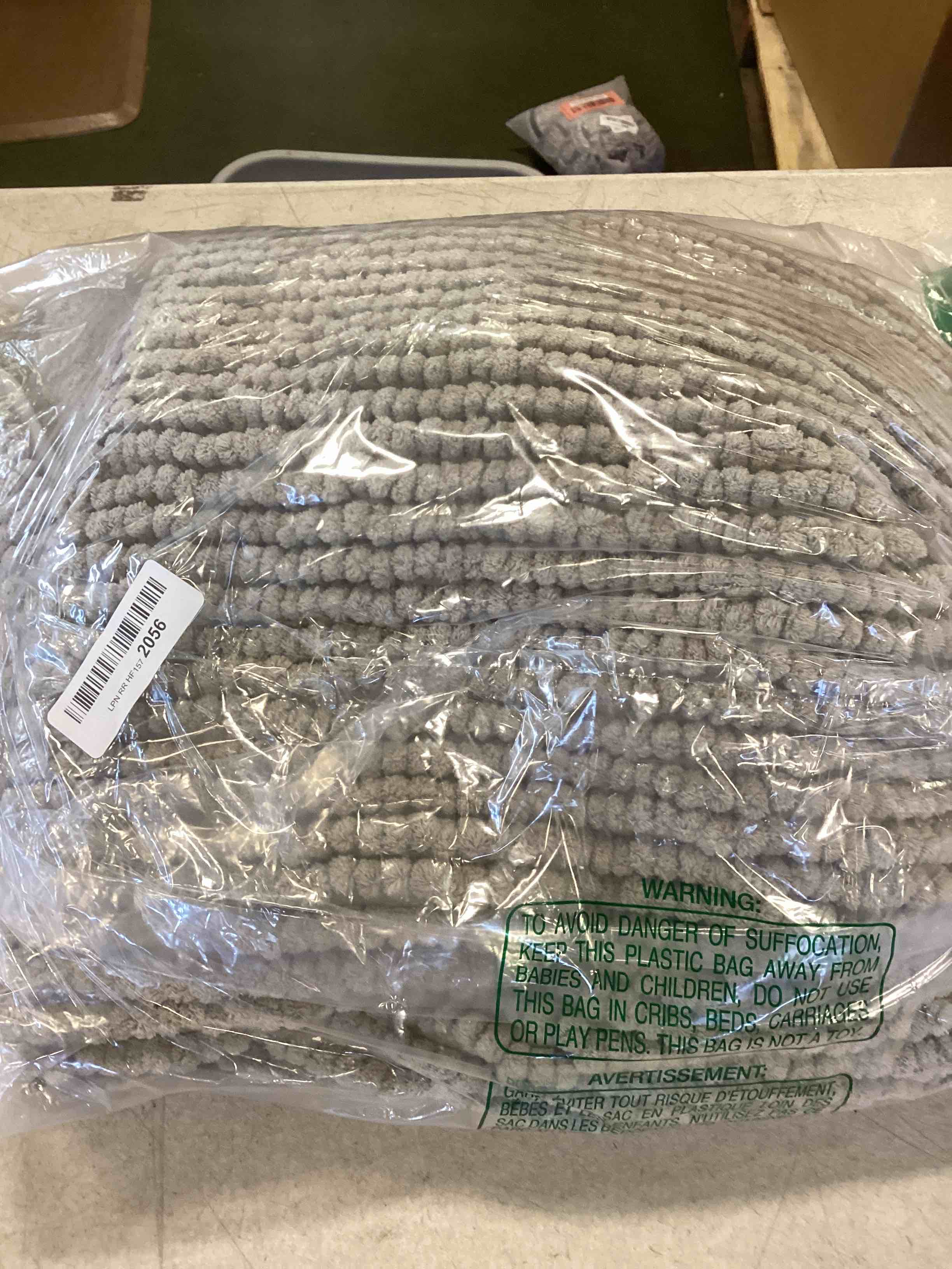 https://s3.amazonaws.com/lotting-images-prod/bidfta/RED6041442_1714505894224.jpeg