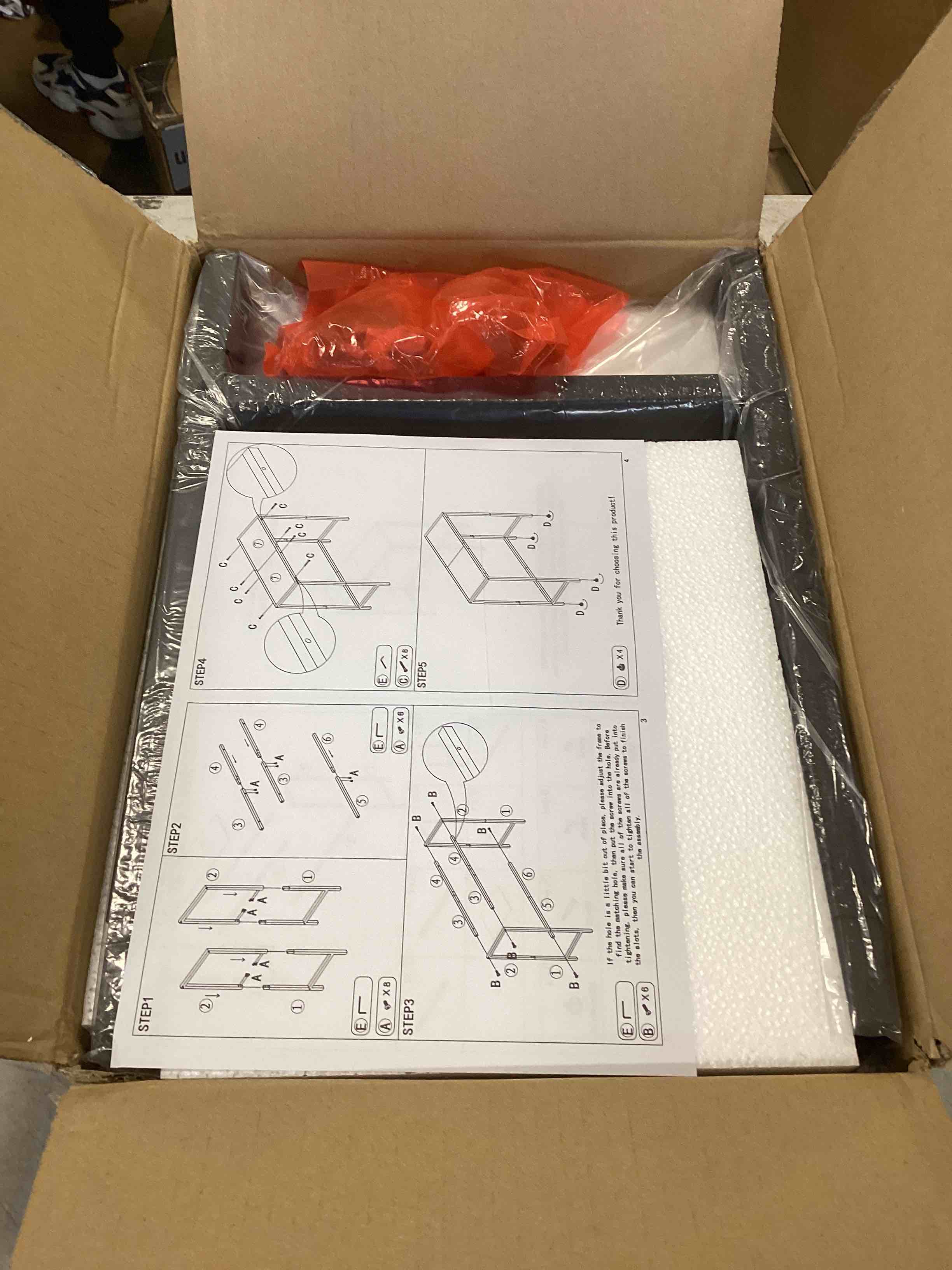 https://s3.amazonaws.com/lotting-images-prod/bidfta/RED6042407_1714761105985.jpeg