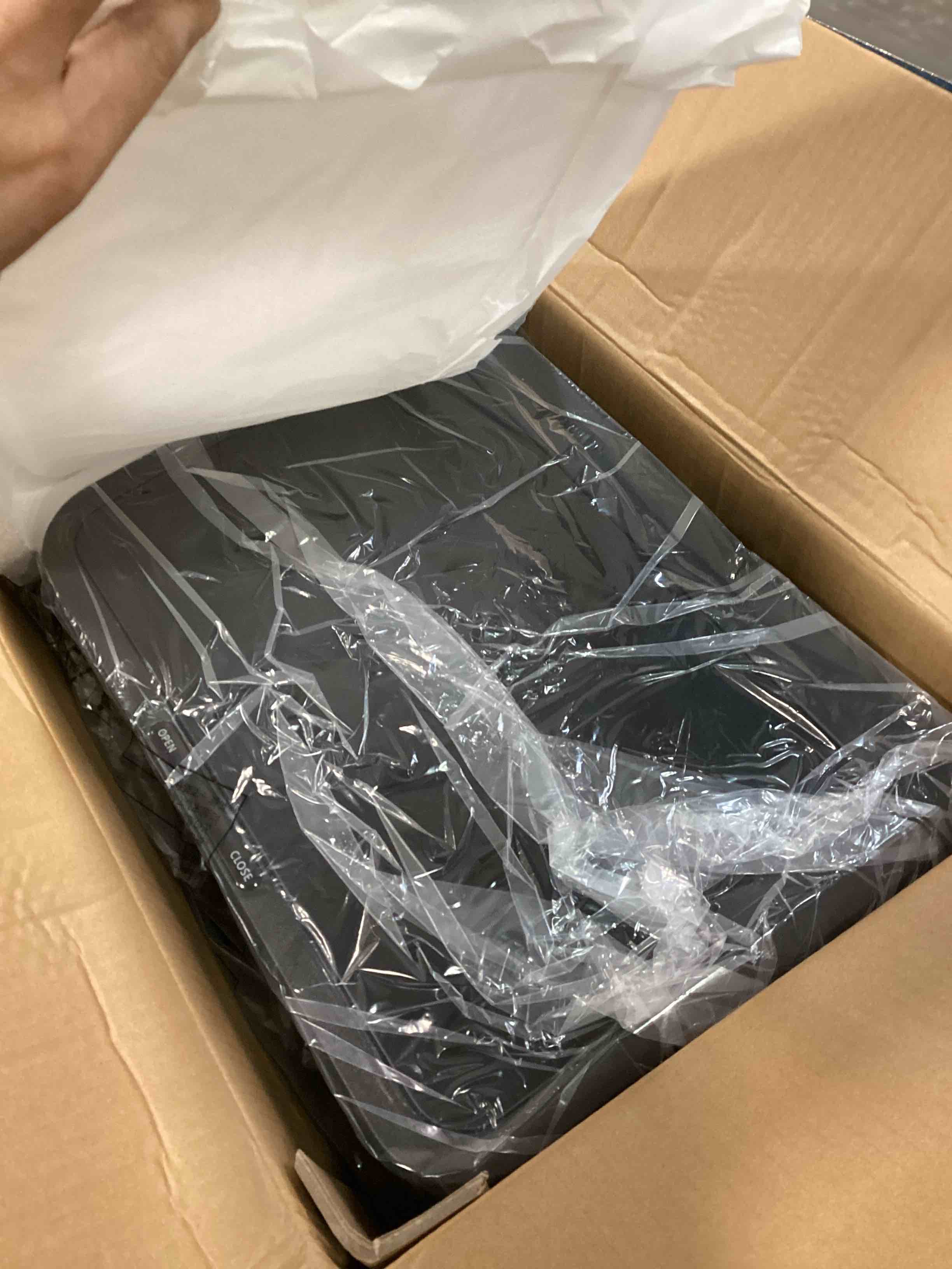https://s3.amazonaws.com/lotting-images-prod/bidfta/RED6042970_1714757600772.jpeg