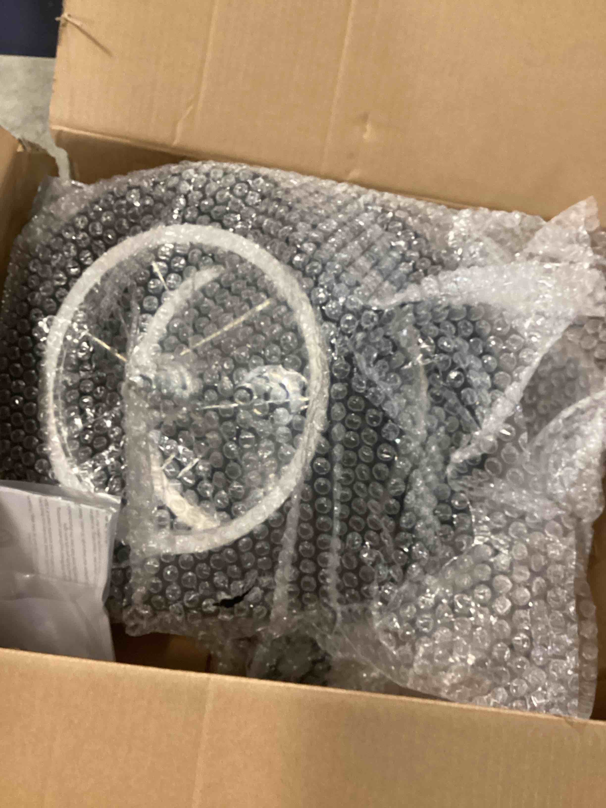 https://s3.amazonaws.com/lotting-images-prod/bidfta/RED6043006_1714761161443.jpeg
