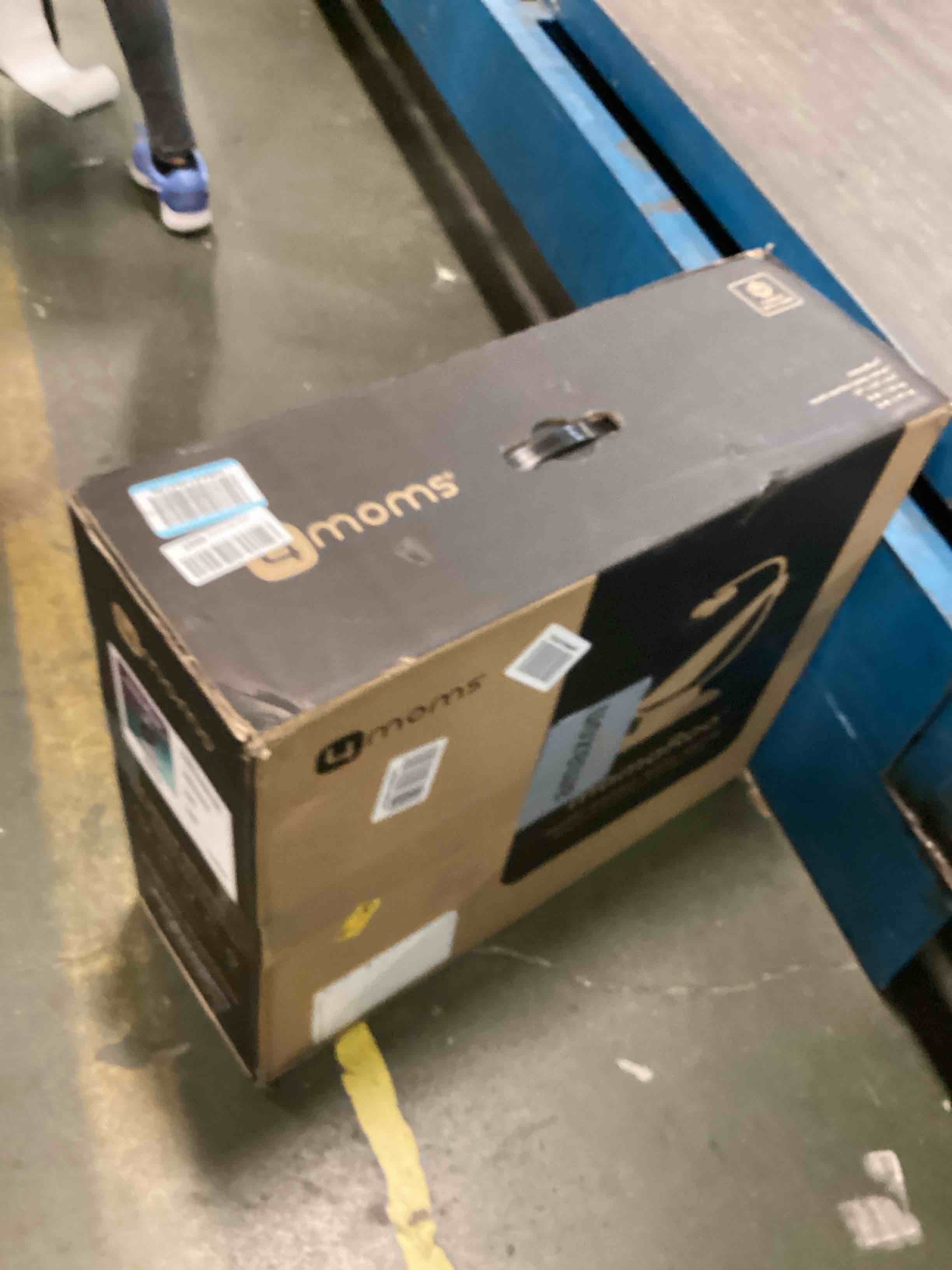https://s3.amazonaws.com/lotting-images-prod/bidfta/RED6043125_1714999190065.jpeg