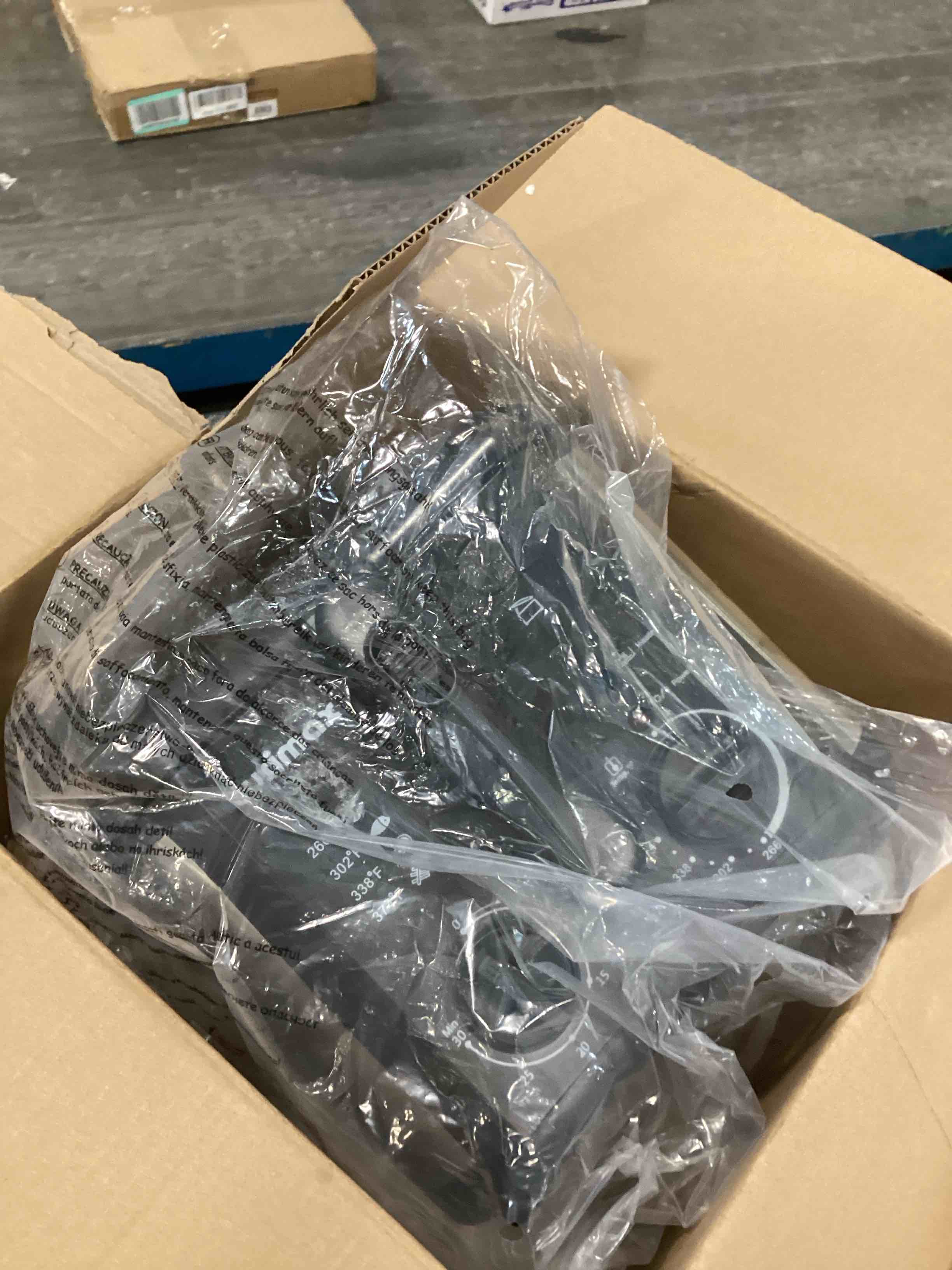 https://s3.amazonaws.com/lotting-images-prod/bidfta/RED6043173_1715003808159.jpeg