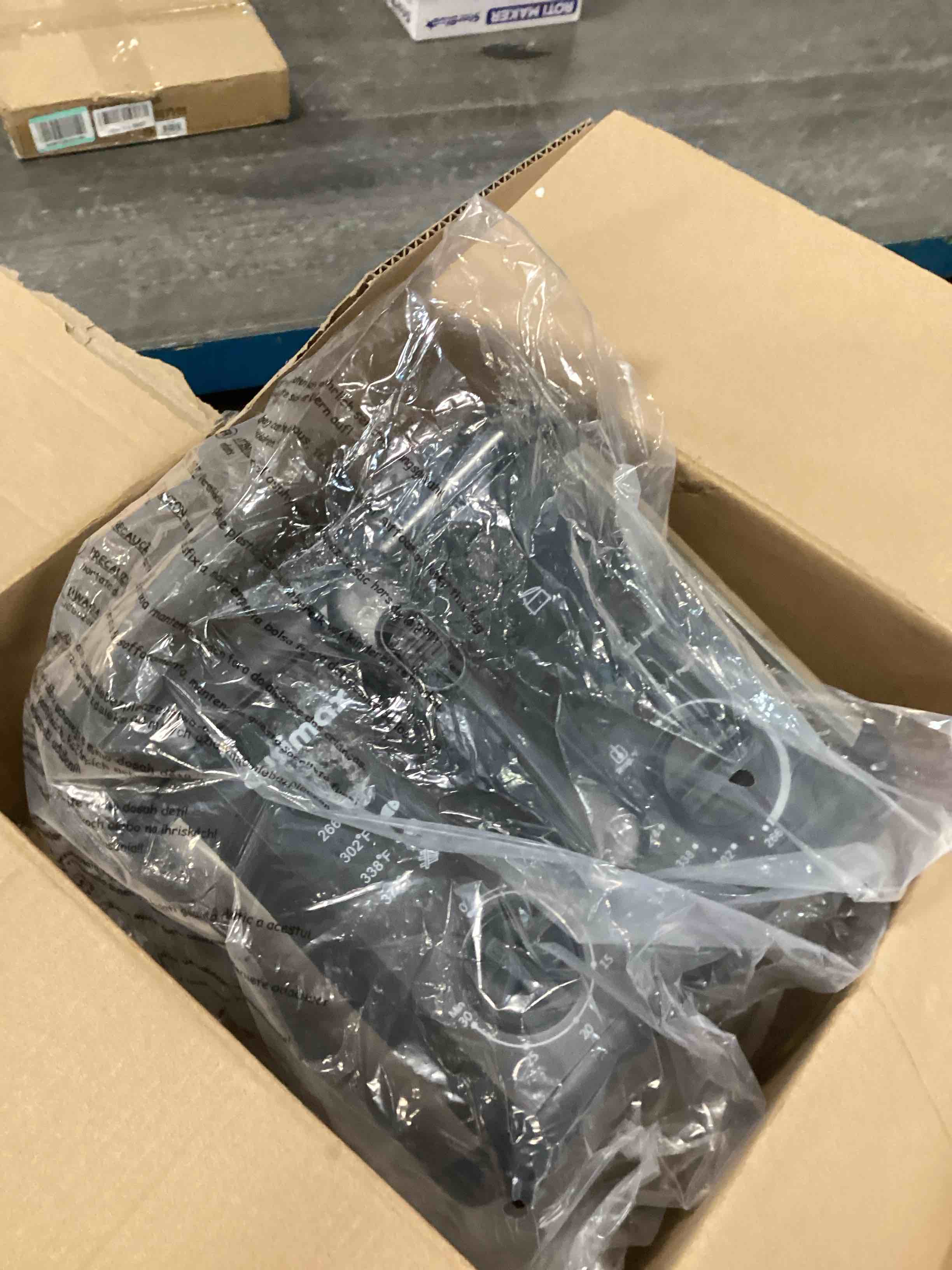 https://s3.amazonaws.com/lotting-images-prod/bidfta/RED6043173_1715003809018.jpeg