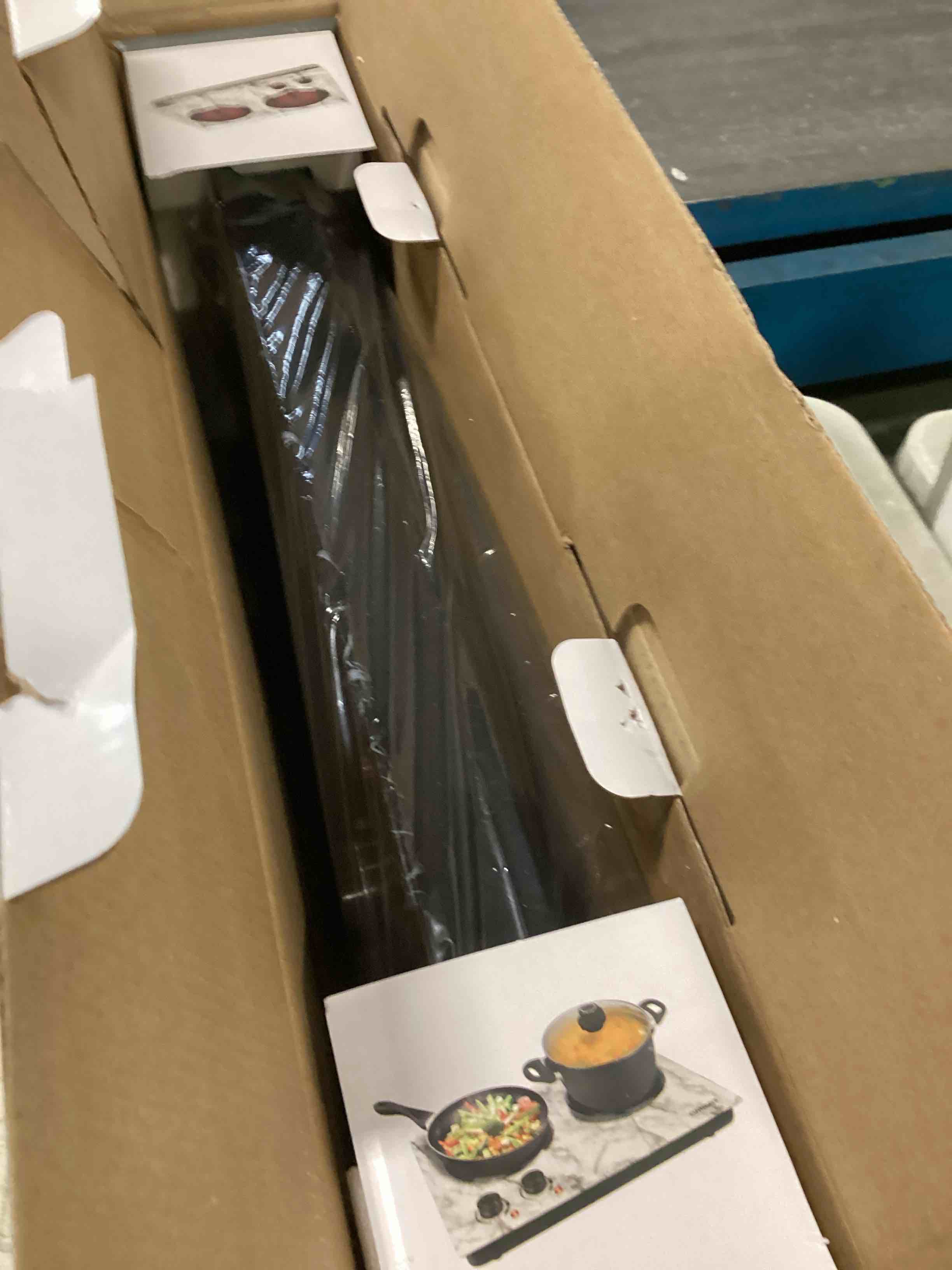 https://s3.amazonaws.com/lotting-images-prod/bidfta/RED6043196_1715007303106.jpeg