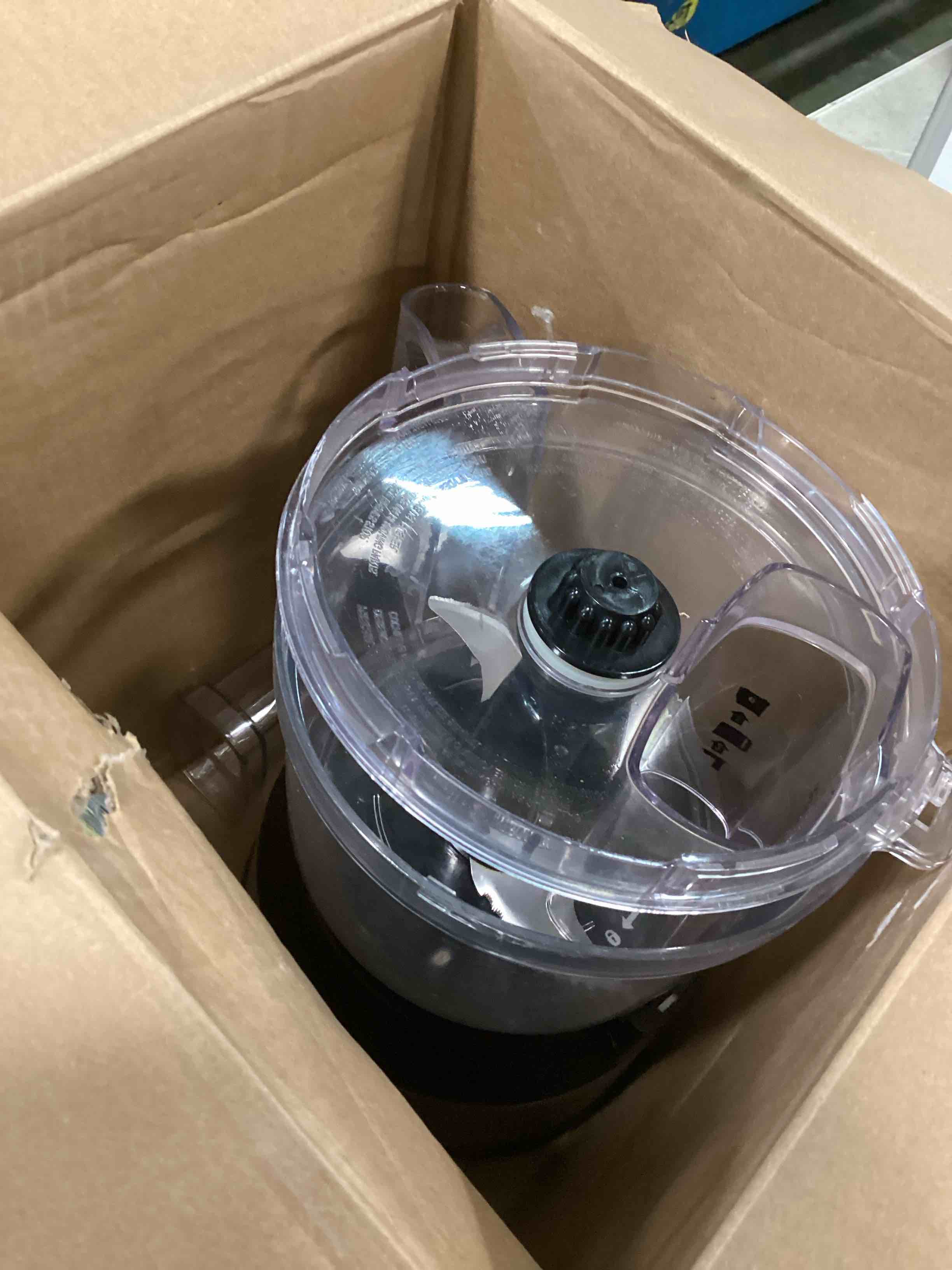 https://s3.amazonaws.com/lotting-images-prod/bidfta/RED6043214_1715008970059.jpeg