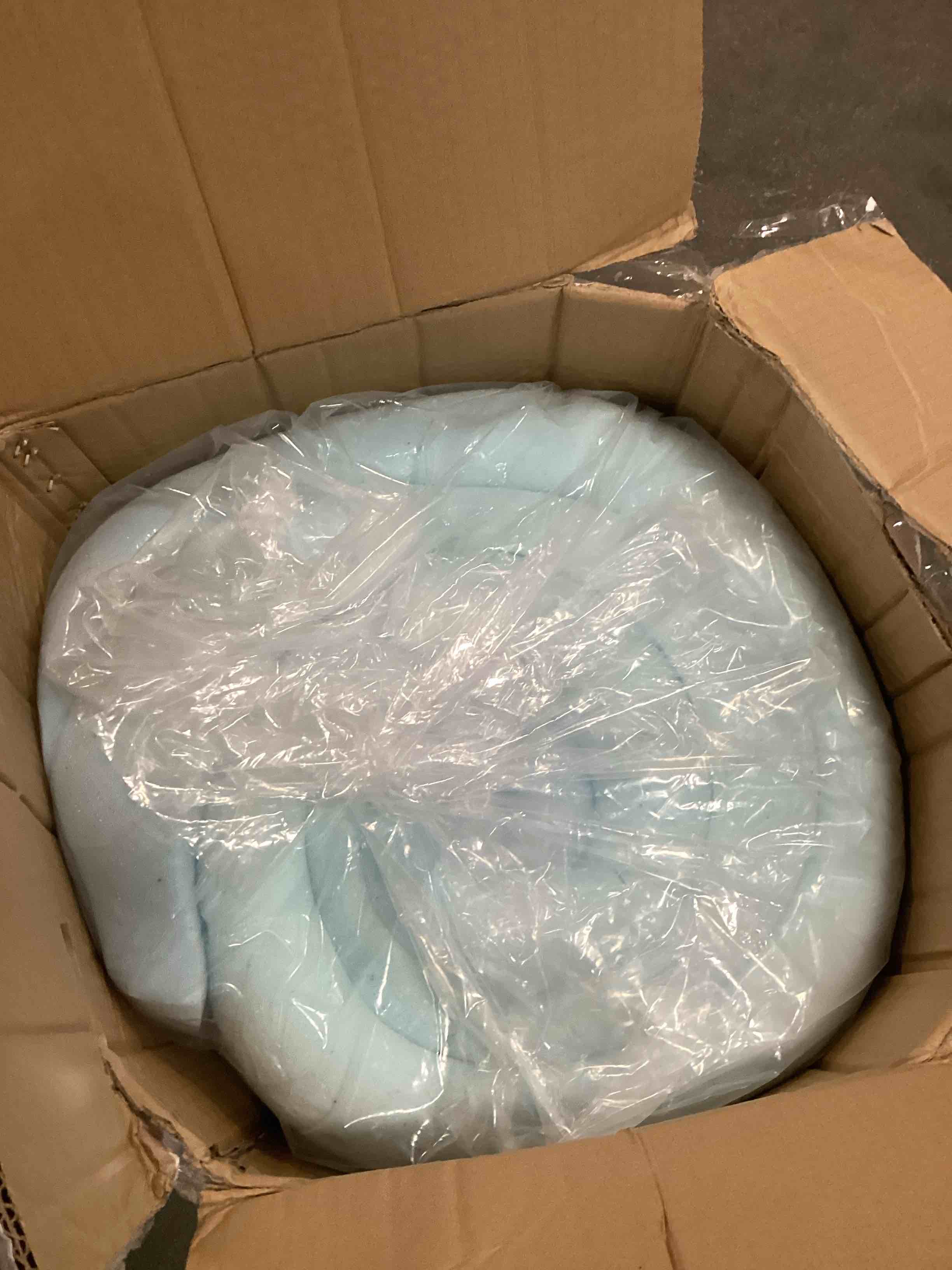 https://s3.amazonaws.com/lotting-images-prod/bidfta/RED6043386_1715018655244.jpeg