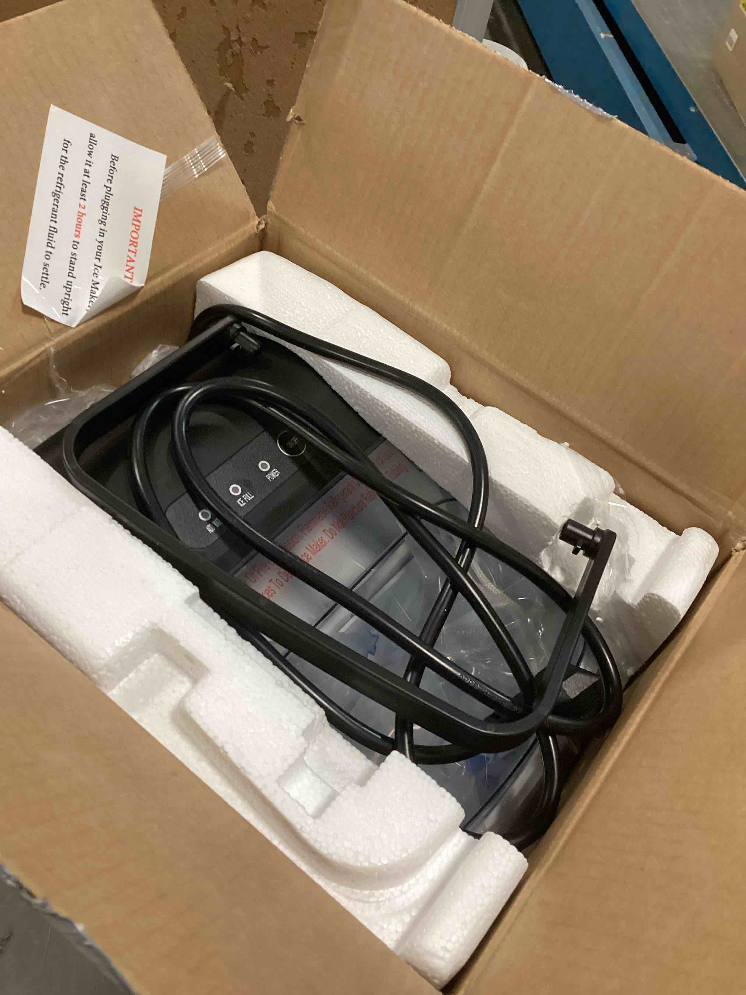 https://s3.amazonaws.com/lotting-images-prod/bidfta/RED6043553_1715087859436.jpeg