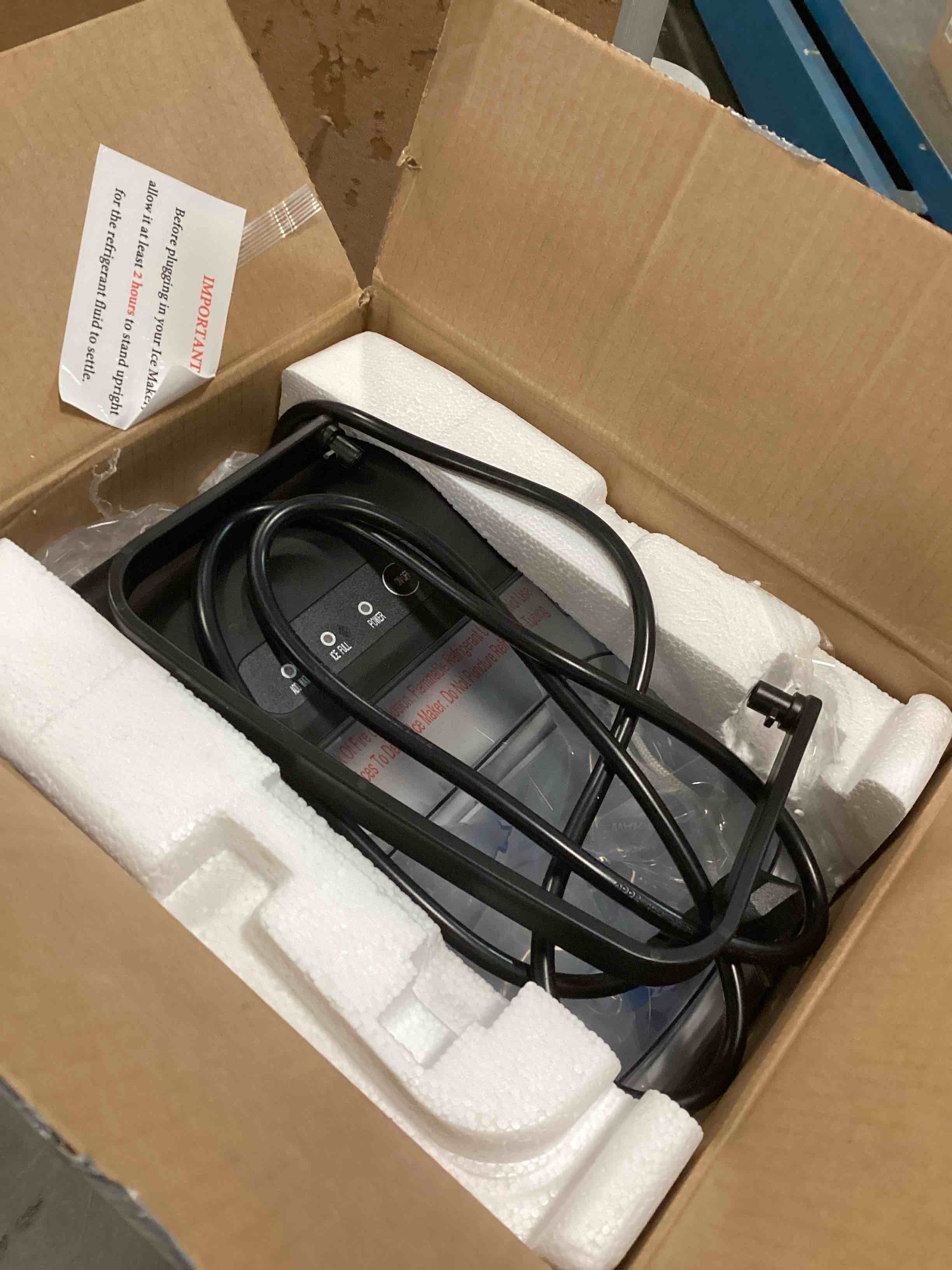 https://s3.amazonaws.com/lotting-images-prod/bidfta/RED6043553_1715087860224.jpeg