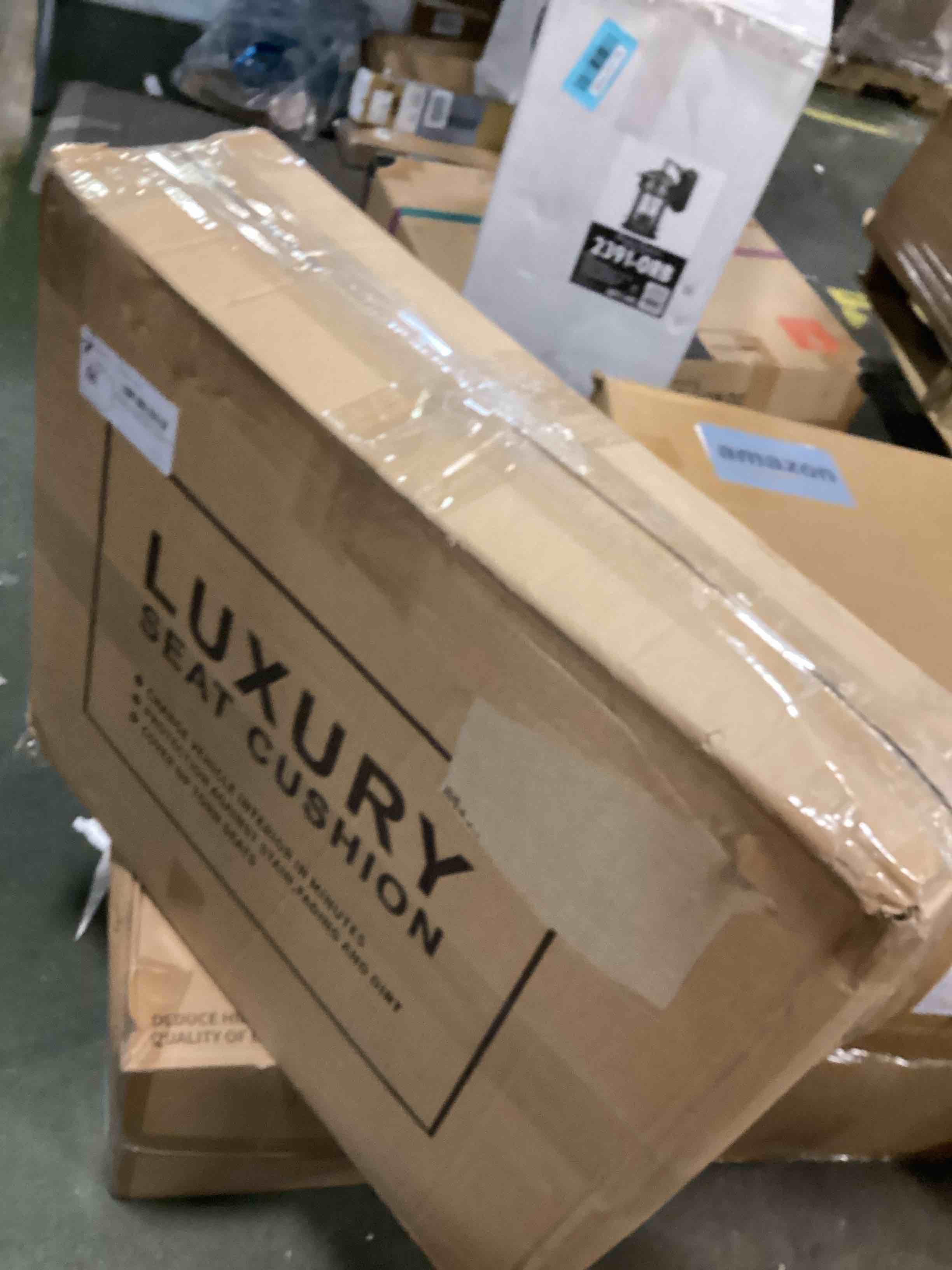 https://s3.amazonaws.com/lotting-images-prod/bidfta/RED6043665_1715102726403.jpeg