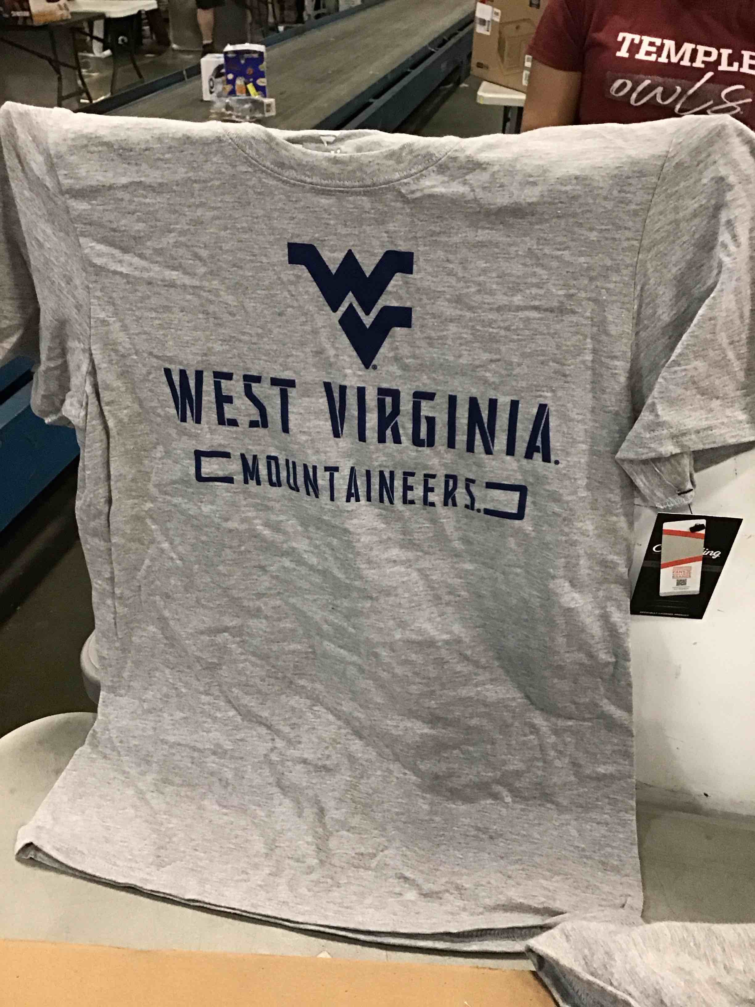 Size M West Virginia Mountaineers T-Shirt - Heather Gray