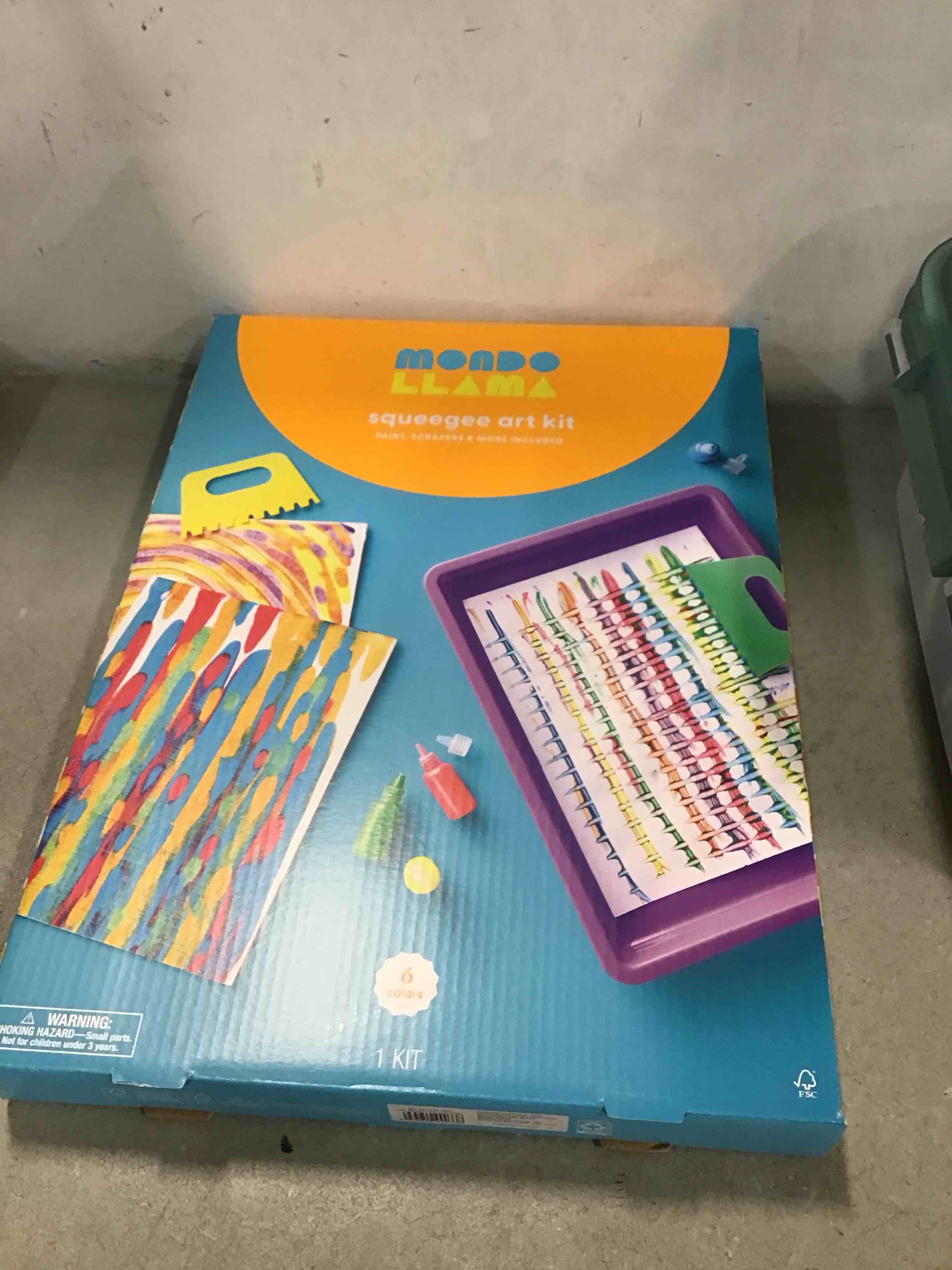 https://s3.amazonaws.com/lotting-images-prod/bidfta/RED6043902_1715172116173.jpeg