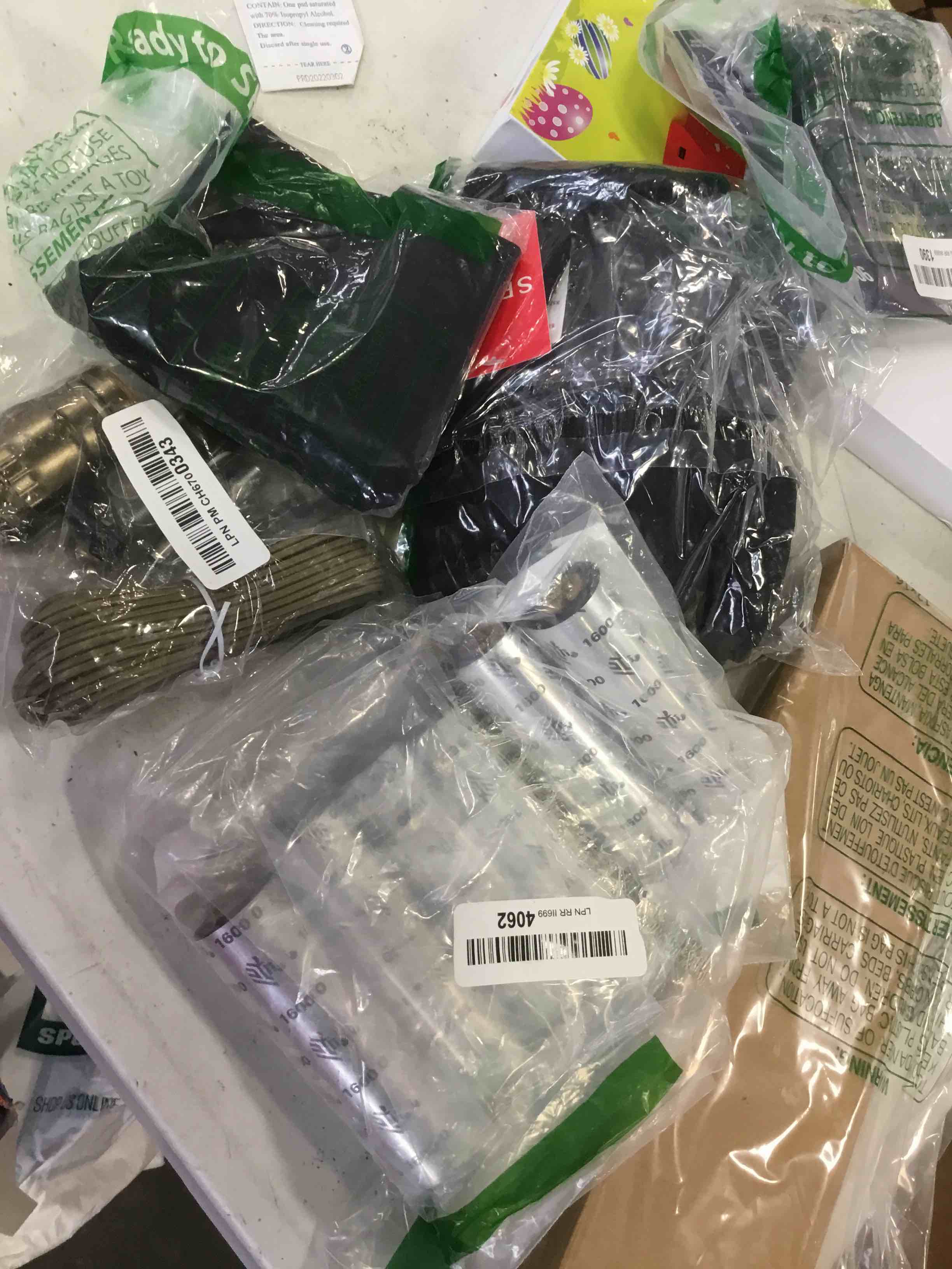 https://s3.amazonaws.com/lotting-images-prod/bidfta/RED6044477_1709830051804.jpeg