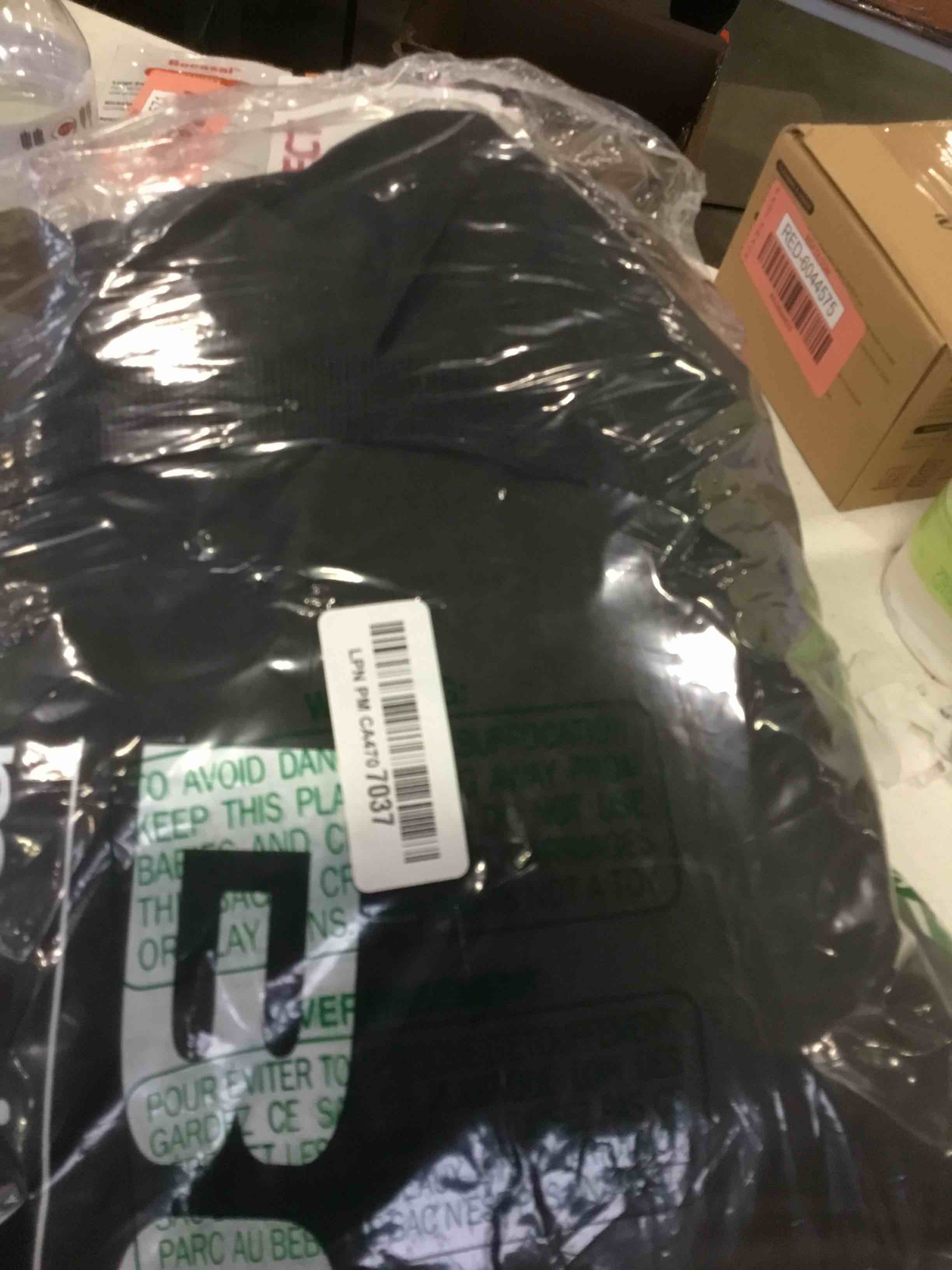 https://s3.amazonaws.com/lotting-images-prod/bidfta/RED6044602_1709907841556.jpeg