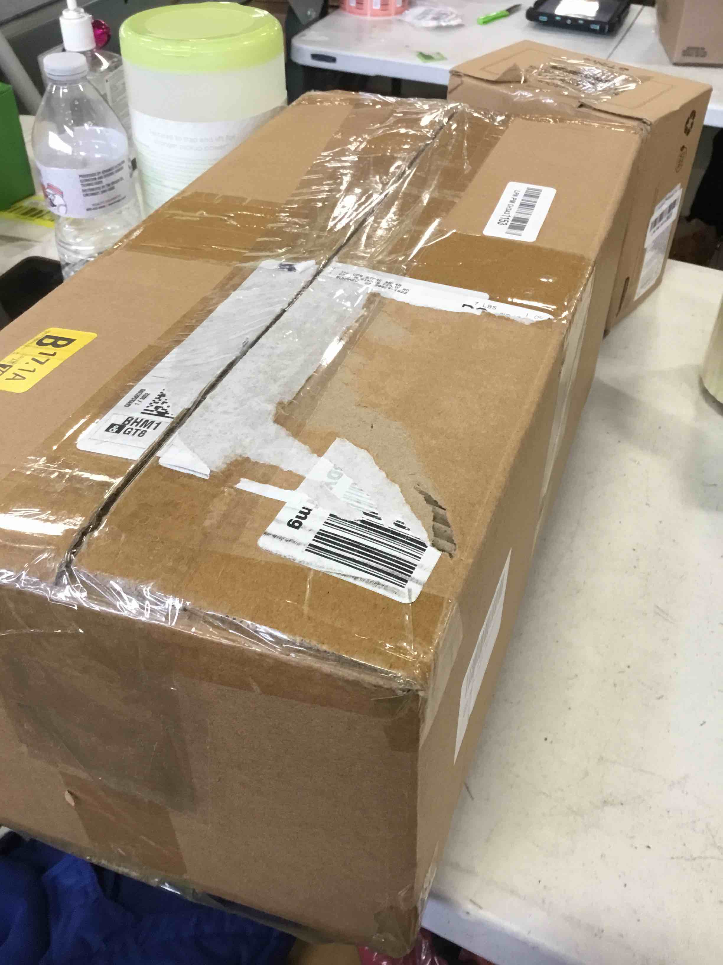 https://s3.amazonaws.com/lotting-images-prod/bidfta/RED6044642_1709913442815.jpeg