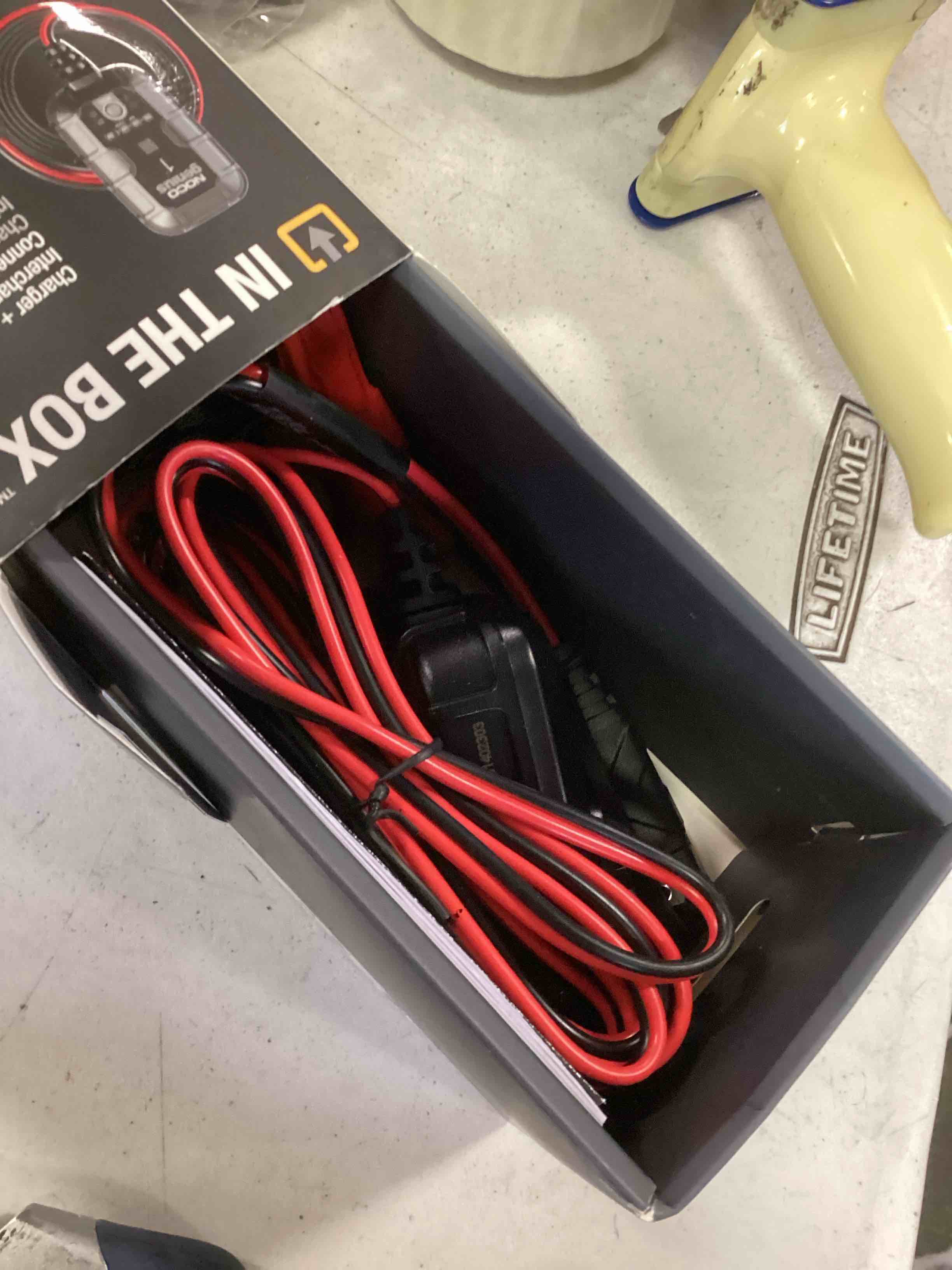 https://s3.amazonaws.com/lotting-images-prod/bidfta/RED6044683_1709920806560.jpeg