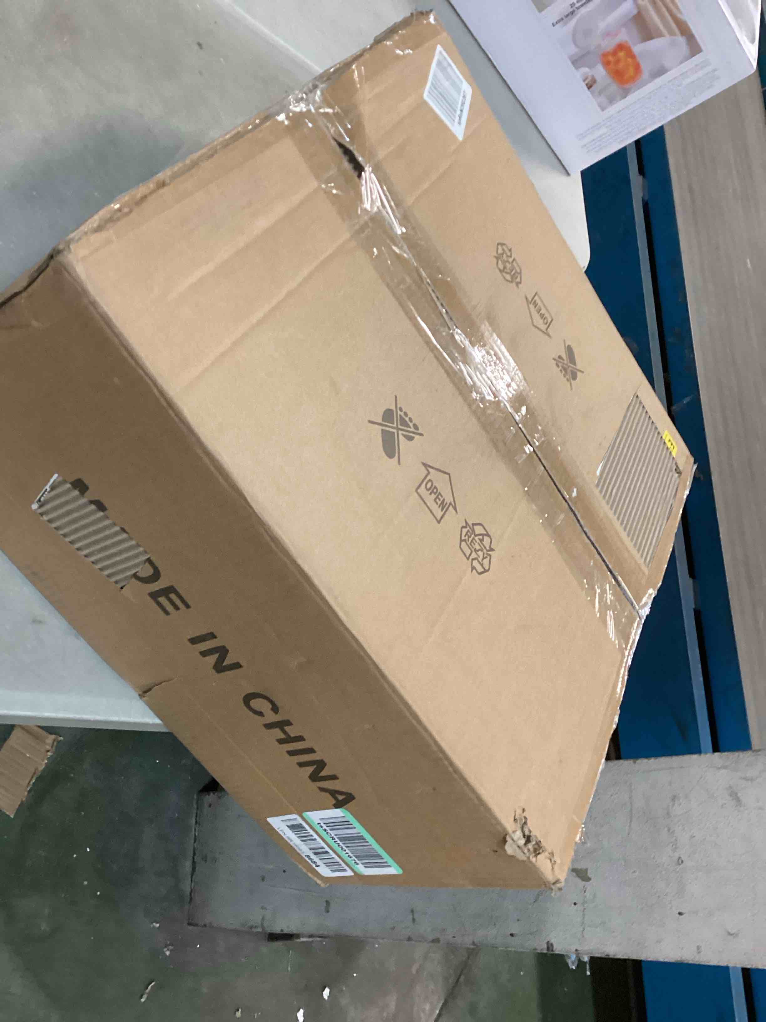 https://s3.amazonaws.com/lotting-images-prod/bidfta/RED6045585_1709316617742.jpeg