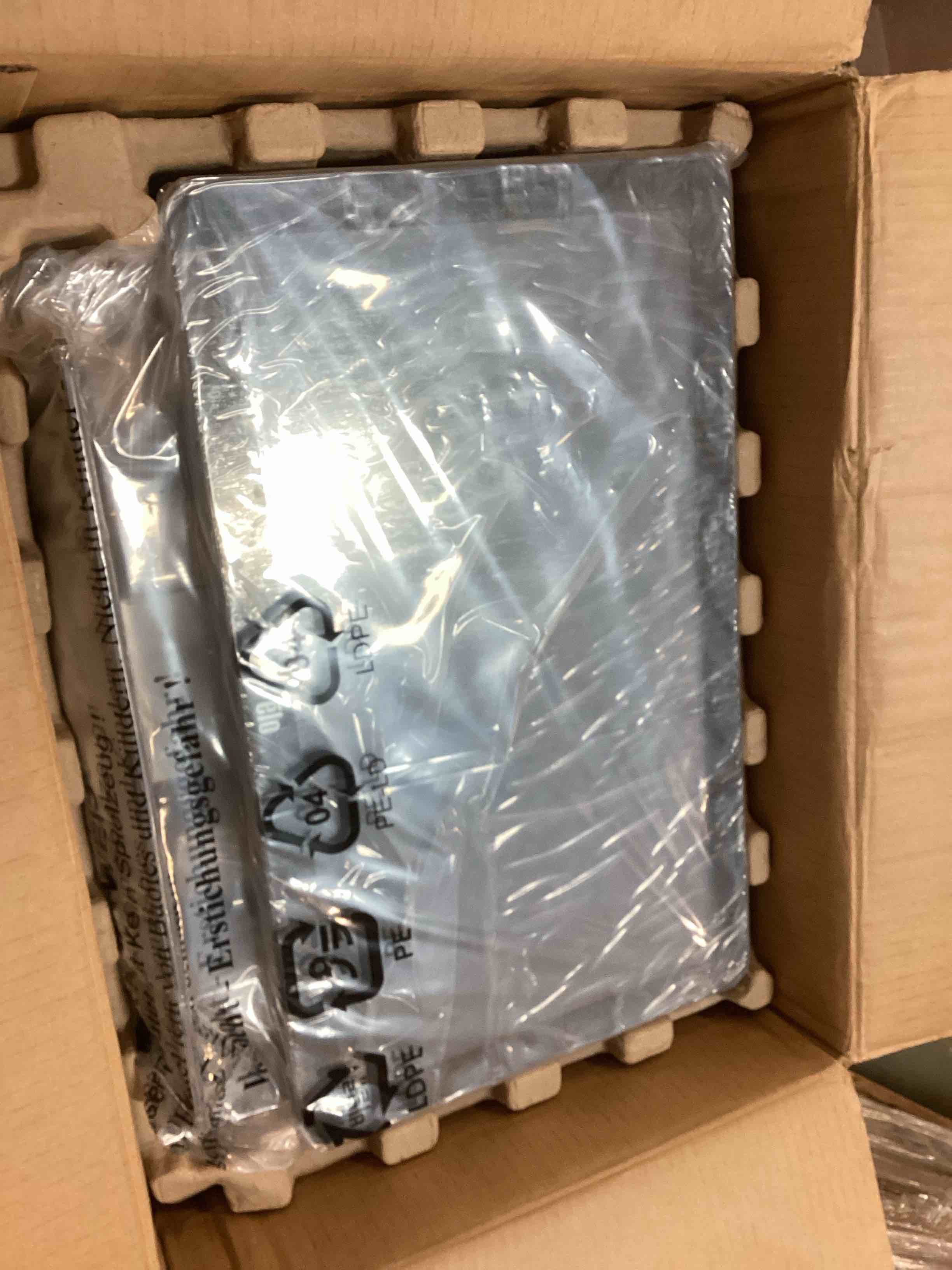 https://s3.amazonaws.com/lotting-images-prod/bidfta/RED6045648_1709326208974.jpeg