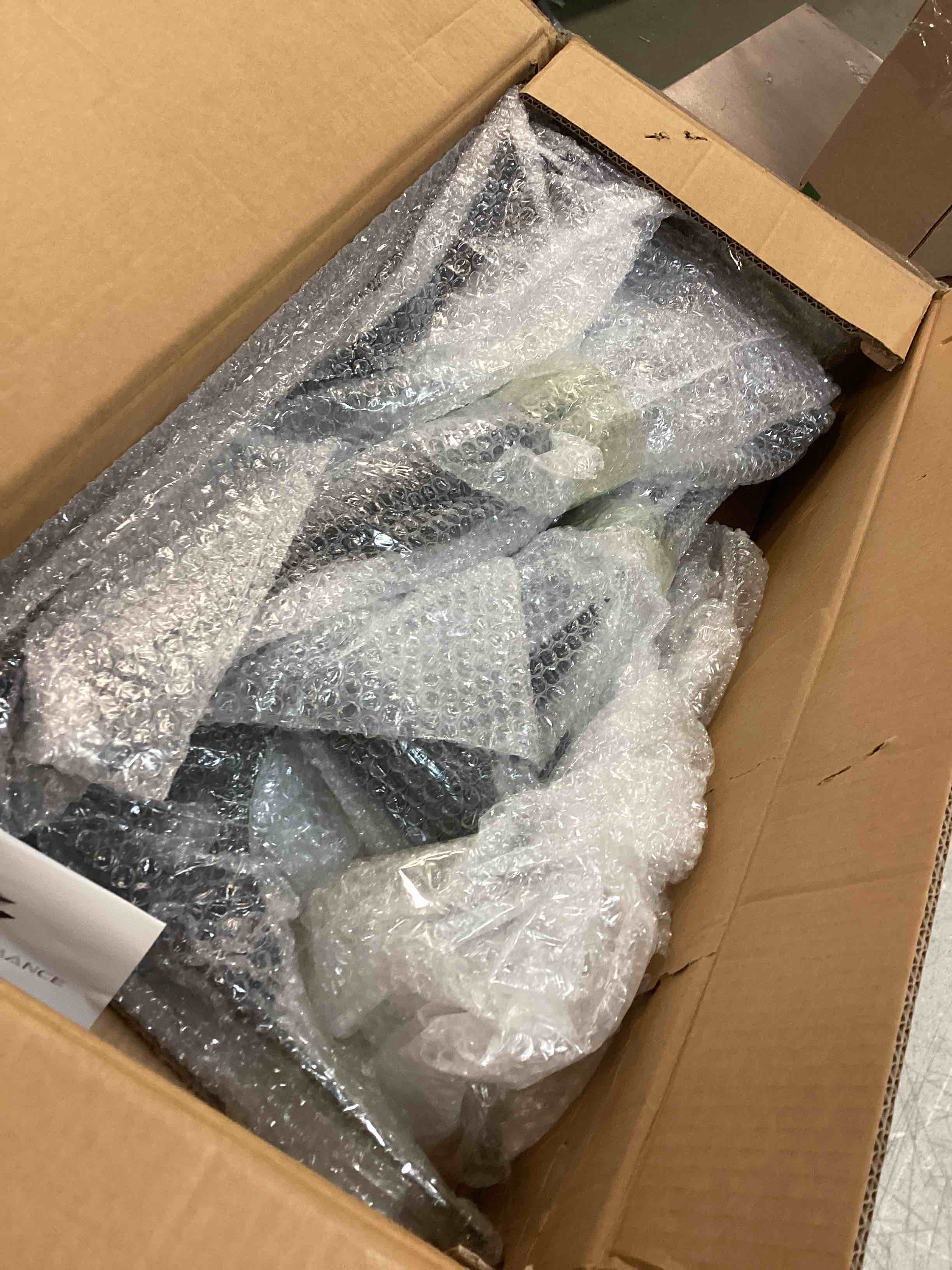 https://s3.amazonaws.com/lotting-images-prod/bidfta/RED6045761_1709395123346.jpeg