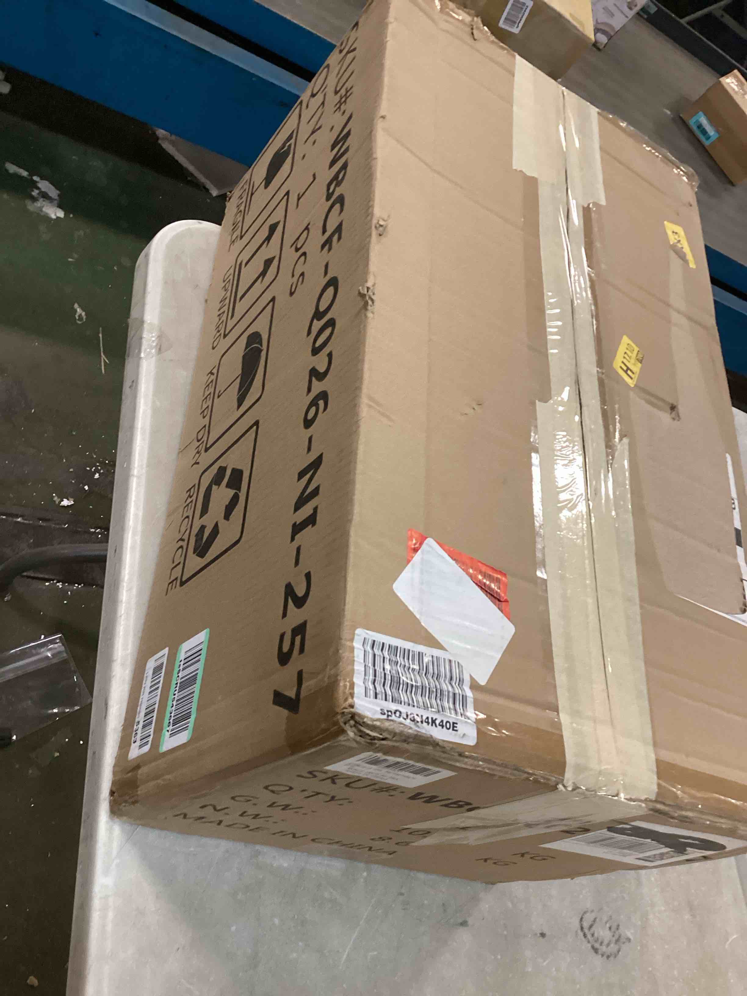 https://s3.amazonaws.com/lotting-images-prod/bidfta/RED6046206_1709648189199.jpeg